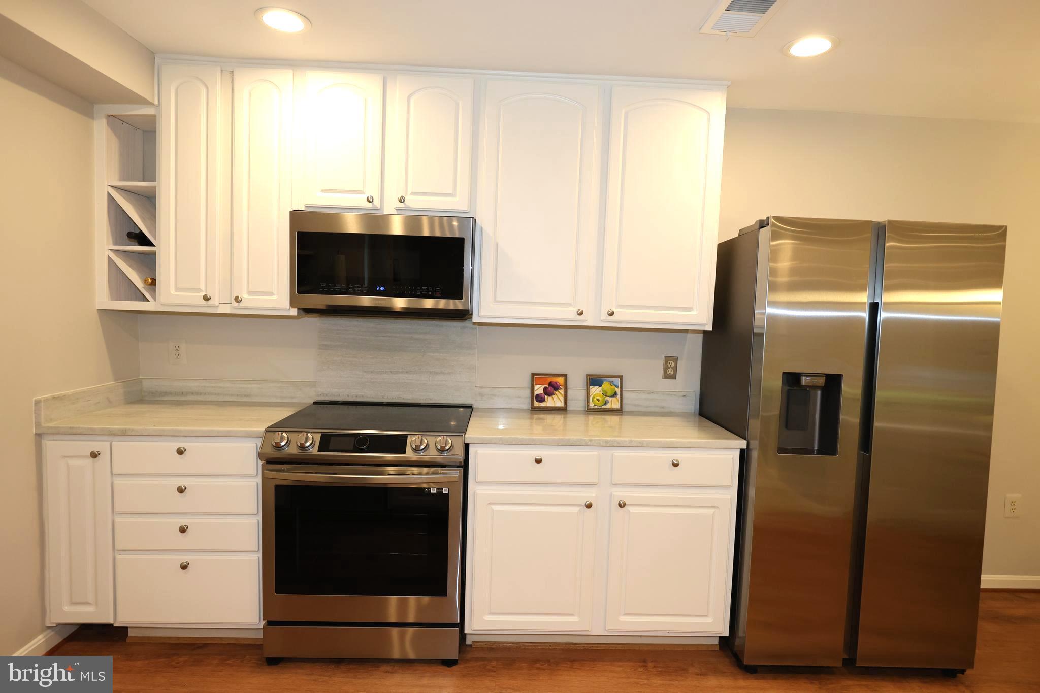 FAIRFAX PLAZA TOWNHOUSES - Residential