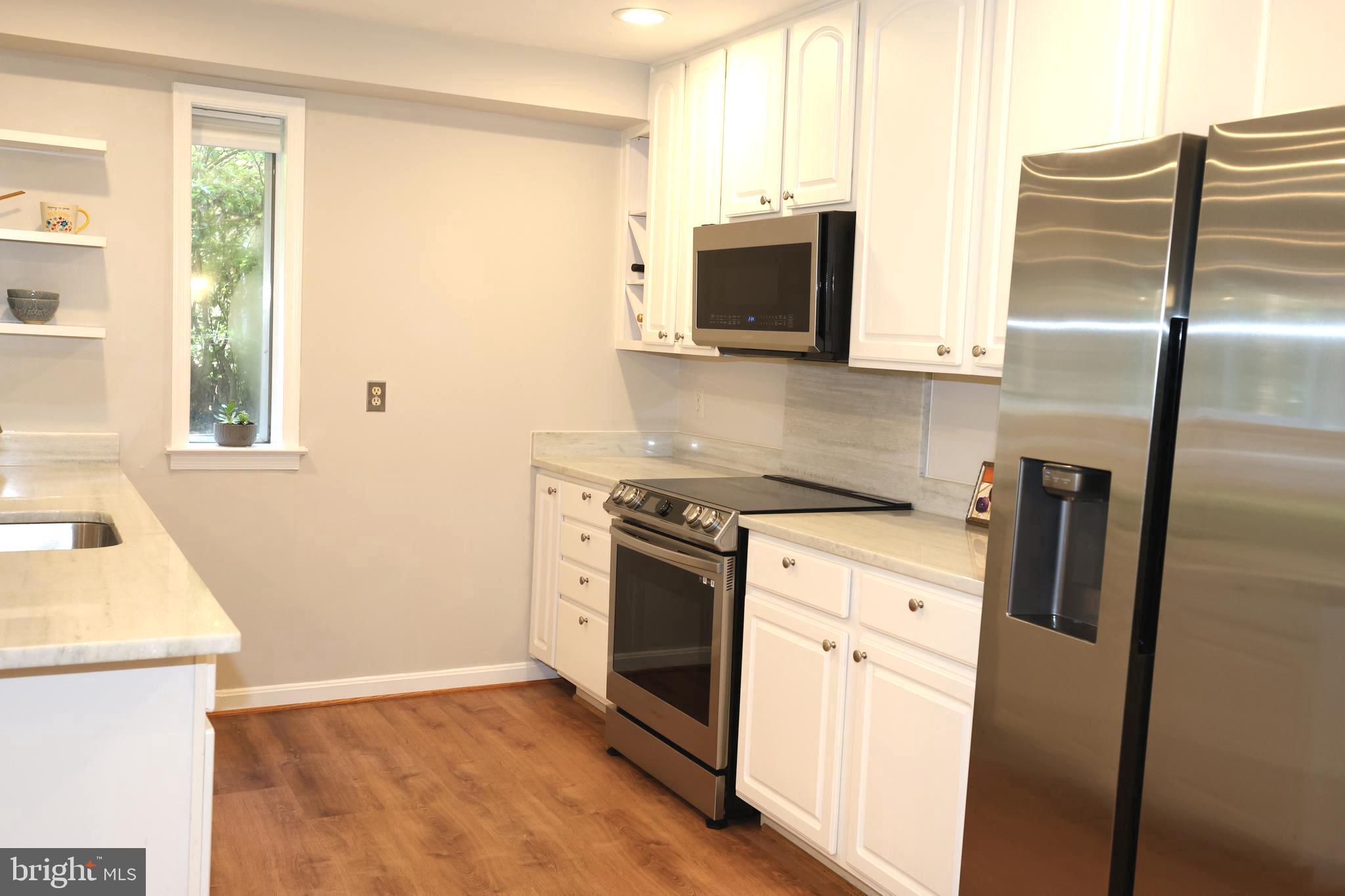 FAIRFAX PLAZA TOWNHOUSES - Residential