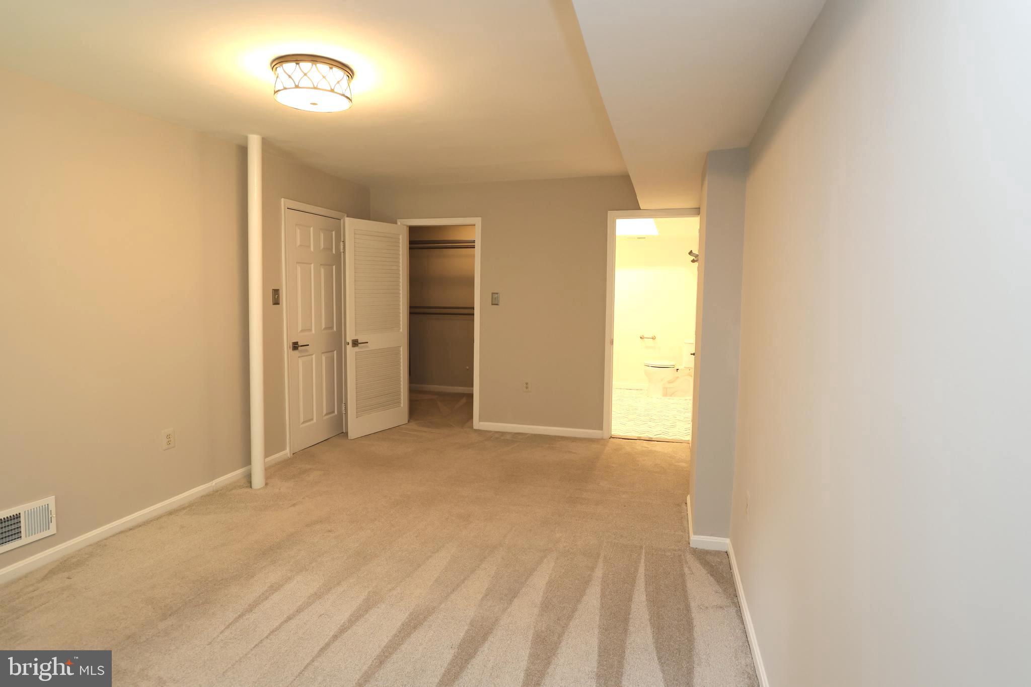 FAIRFAX PLAZA TOWNHOUSES - Residential