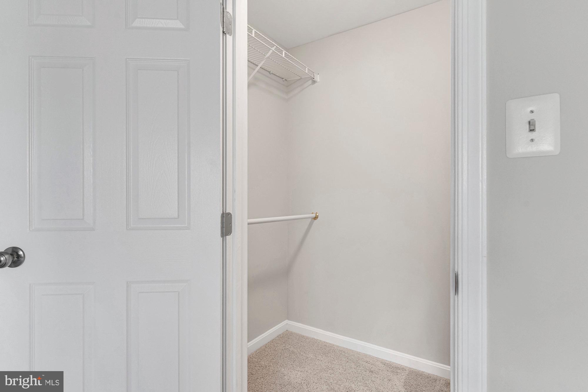 ASHBURN VILLAGE - Residential