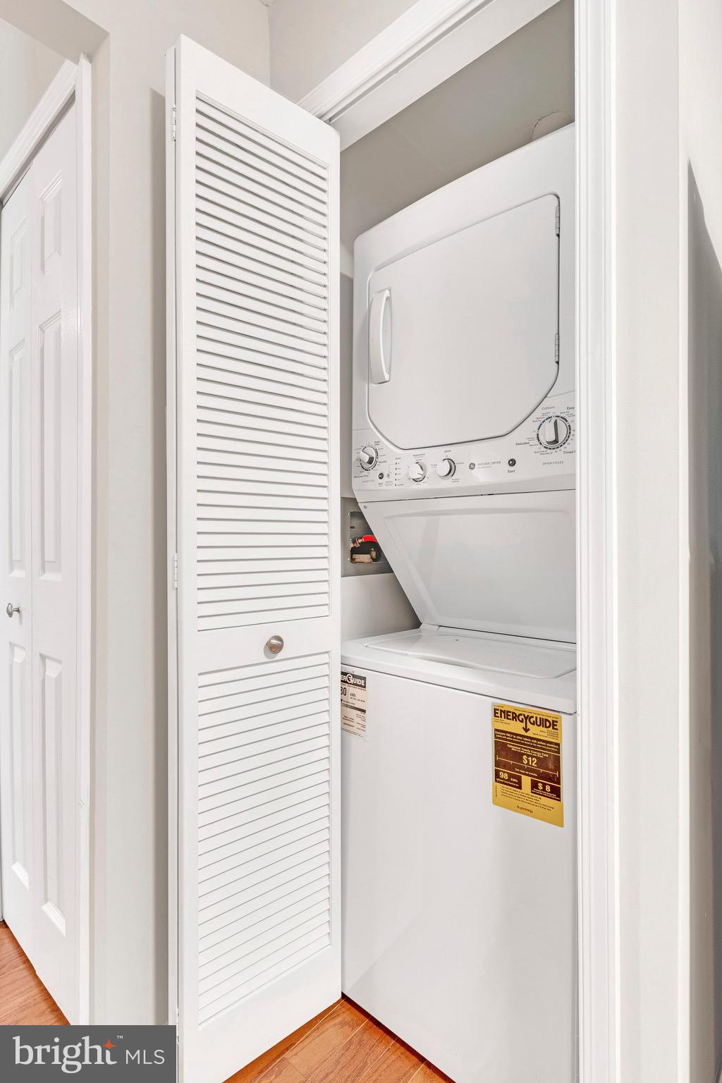 ASHBURN VILLAGE - Residential