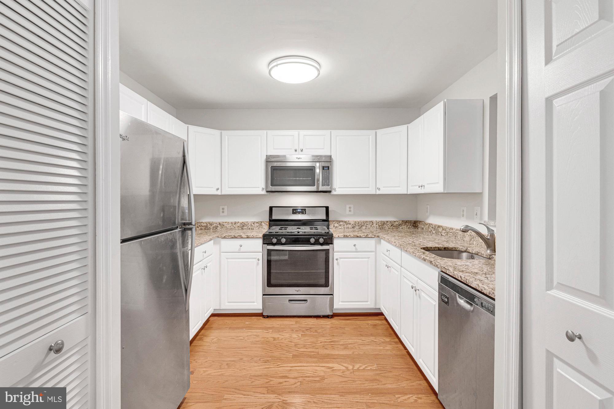 ASHBURN VILLAGE - Residential