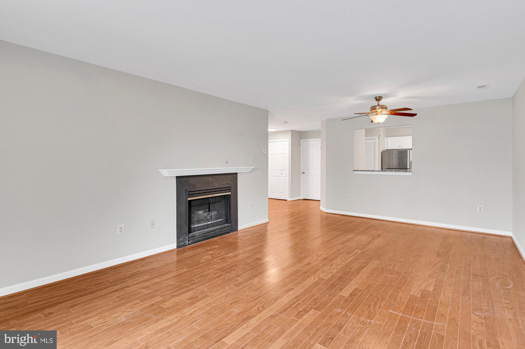 ASHBURN VILLAGE - Residential