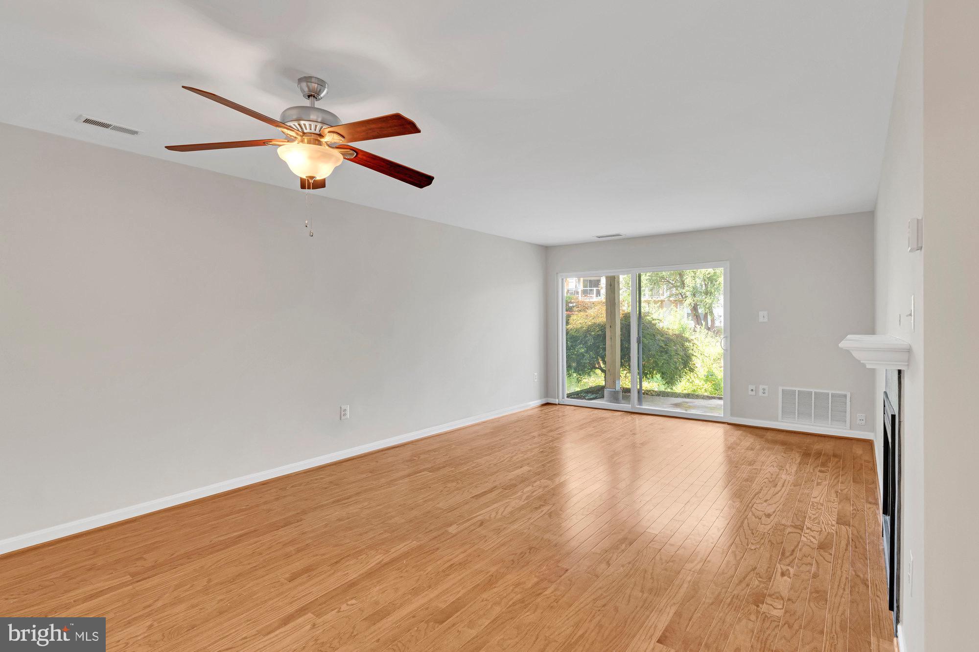 ASHBURN VILLAGE - Residential