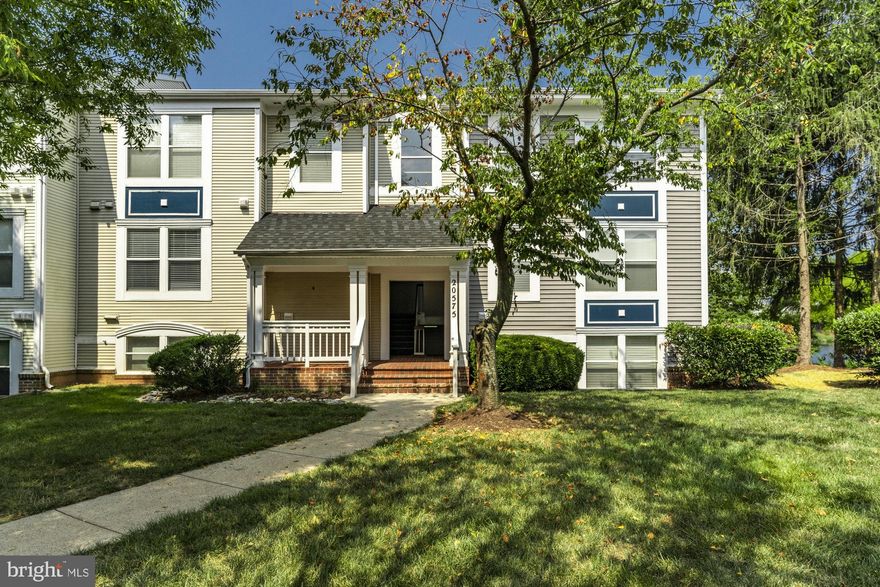 Gorgeous 1 bedroom, 1 bathroom and 862 square feet condominium with a priceless lake view. This home features an open concept plan that has a spacious dining and living room with easy access to its private patio. Kitchen features white cabinets, plenty of countertop space, tile floor and stainless steel appliances. Large bedroom with wall to wall carpeting, walk-in closet and breathtaking views of the lake. Amenity rich community includes pool, tennis courts and more. It is steps away from Ashburn Village Sports Pavilion and Ashburn Village Center. Nearby top rated schools include Ashburn, Farmwell Station, Broad Run pyramid.