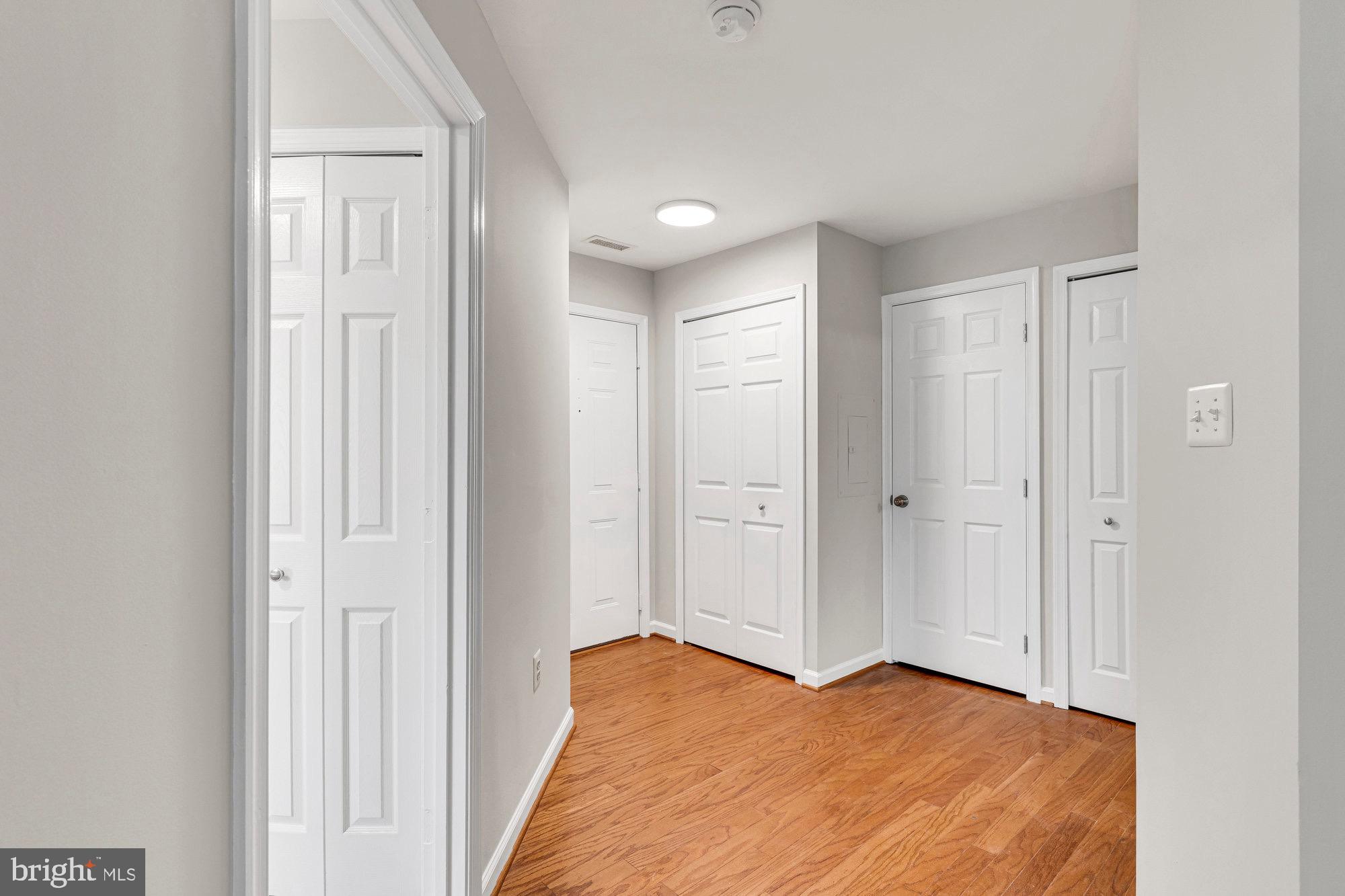 ASHBURN VILLAGE - Residential