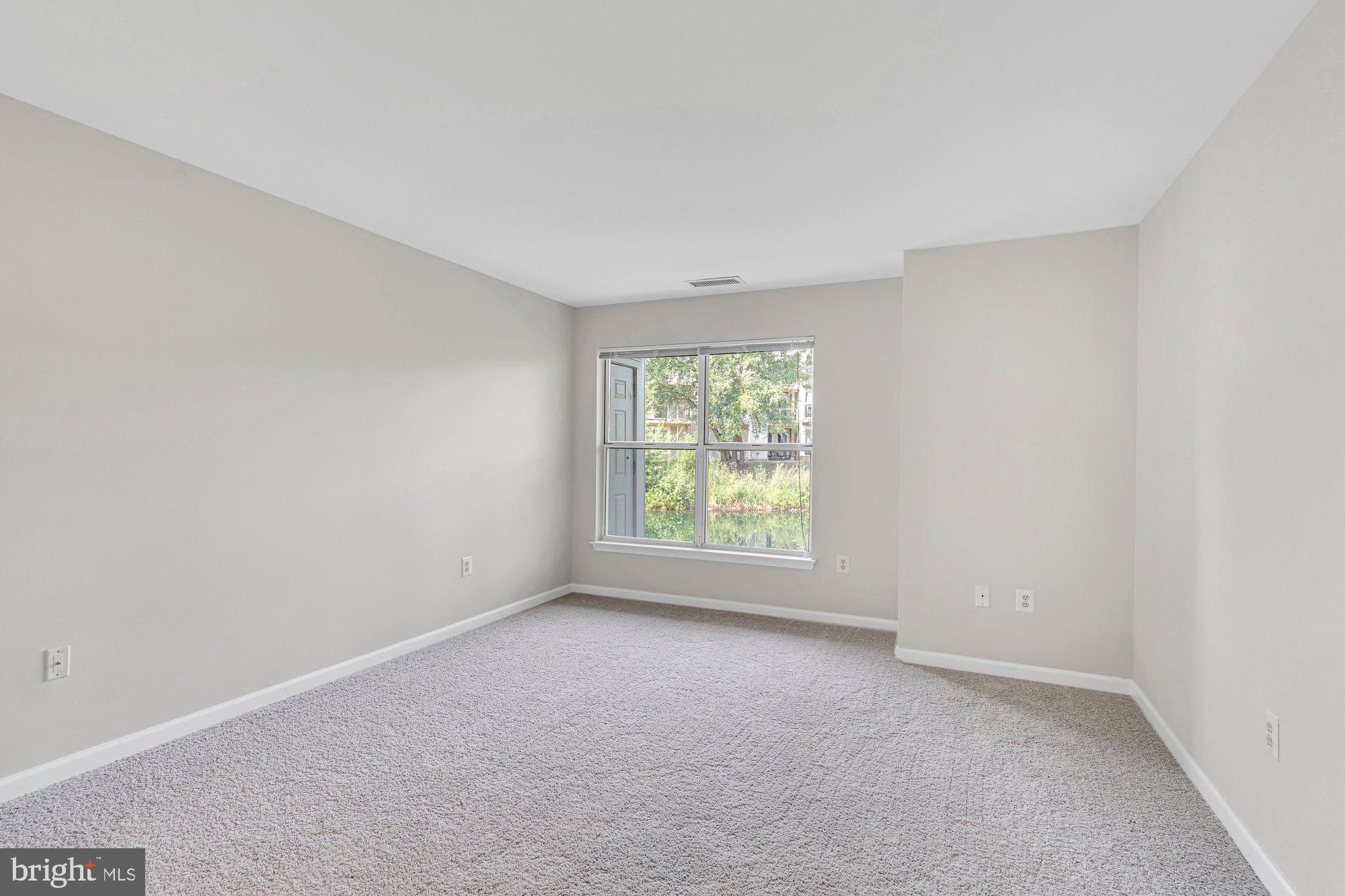 ASHBURN VILLAGE - Residential