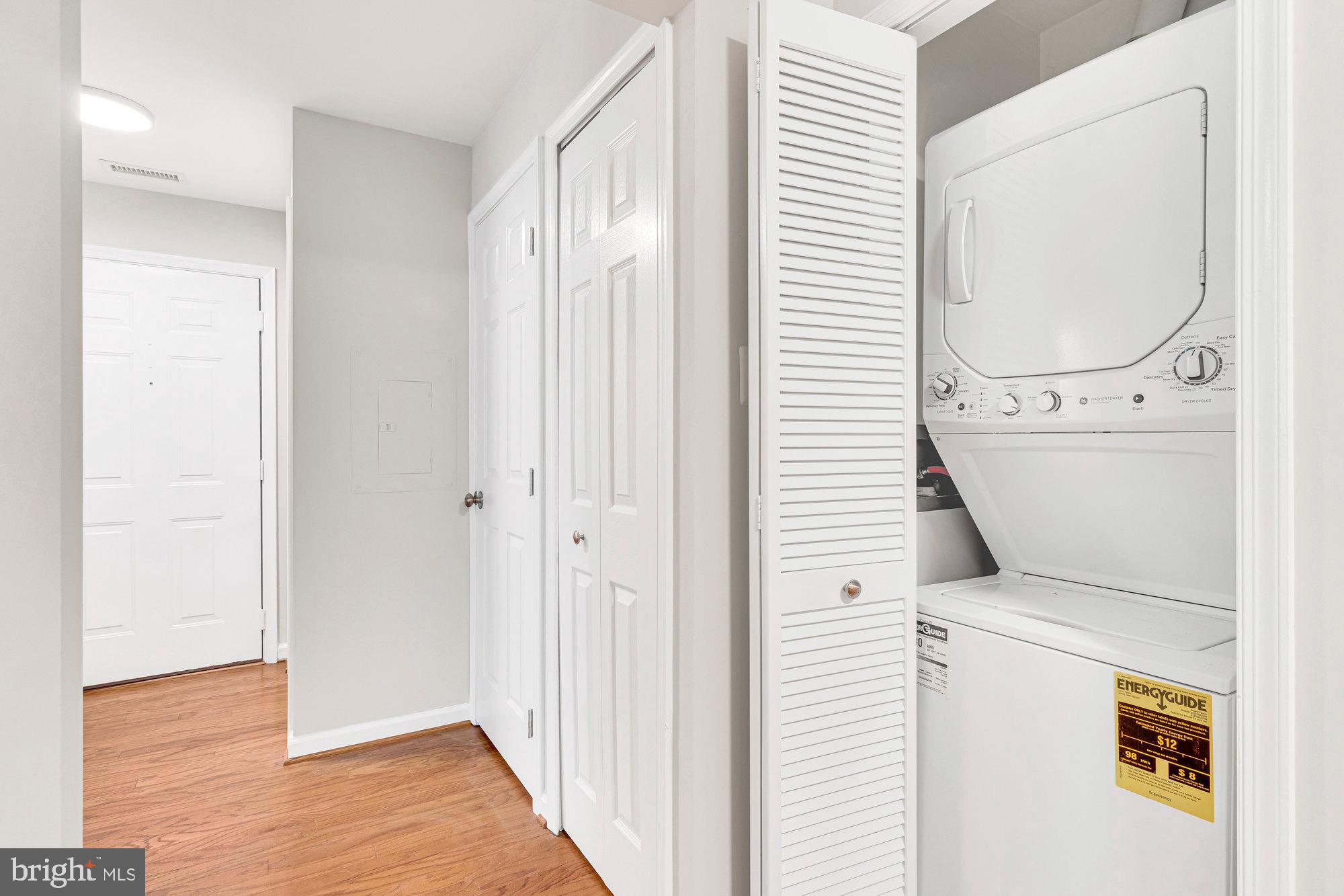 ASHBURN VILLAGE - Residential