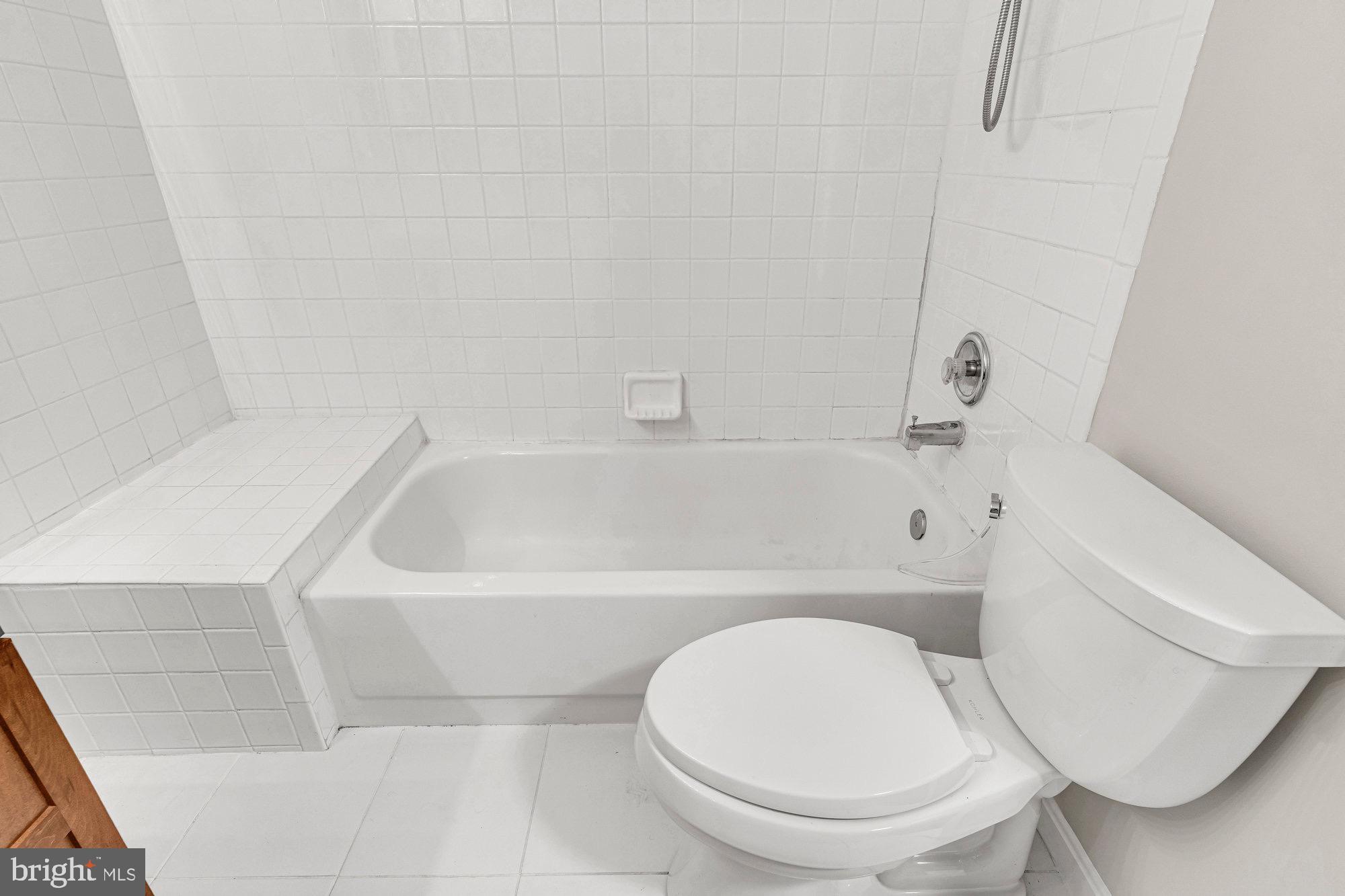 ASHBURN VILLAGE - Residential