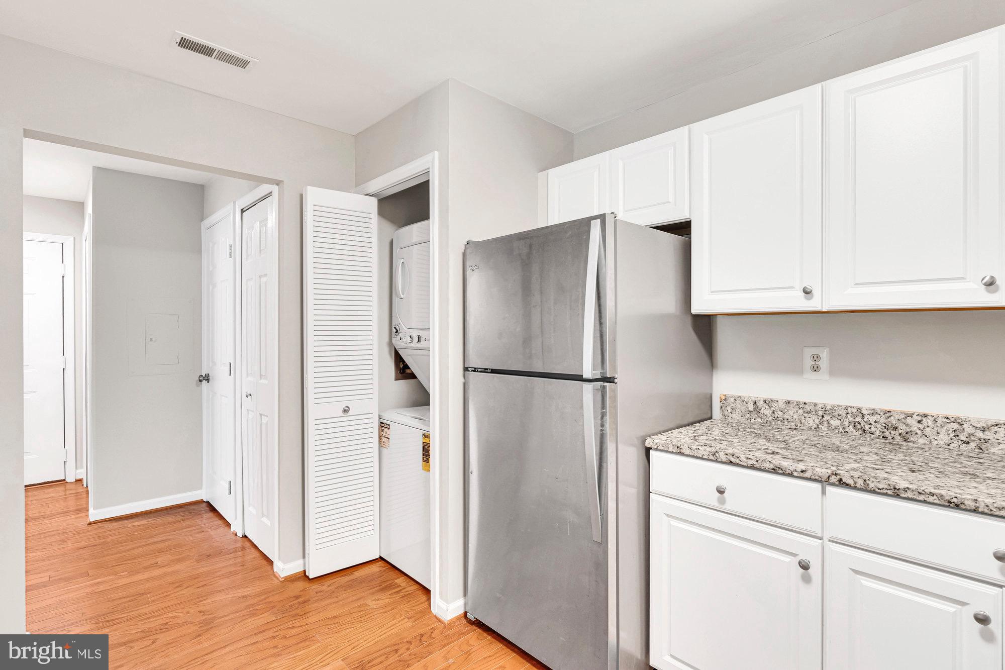 ASHBURN VILLAGE - Residential