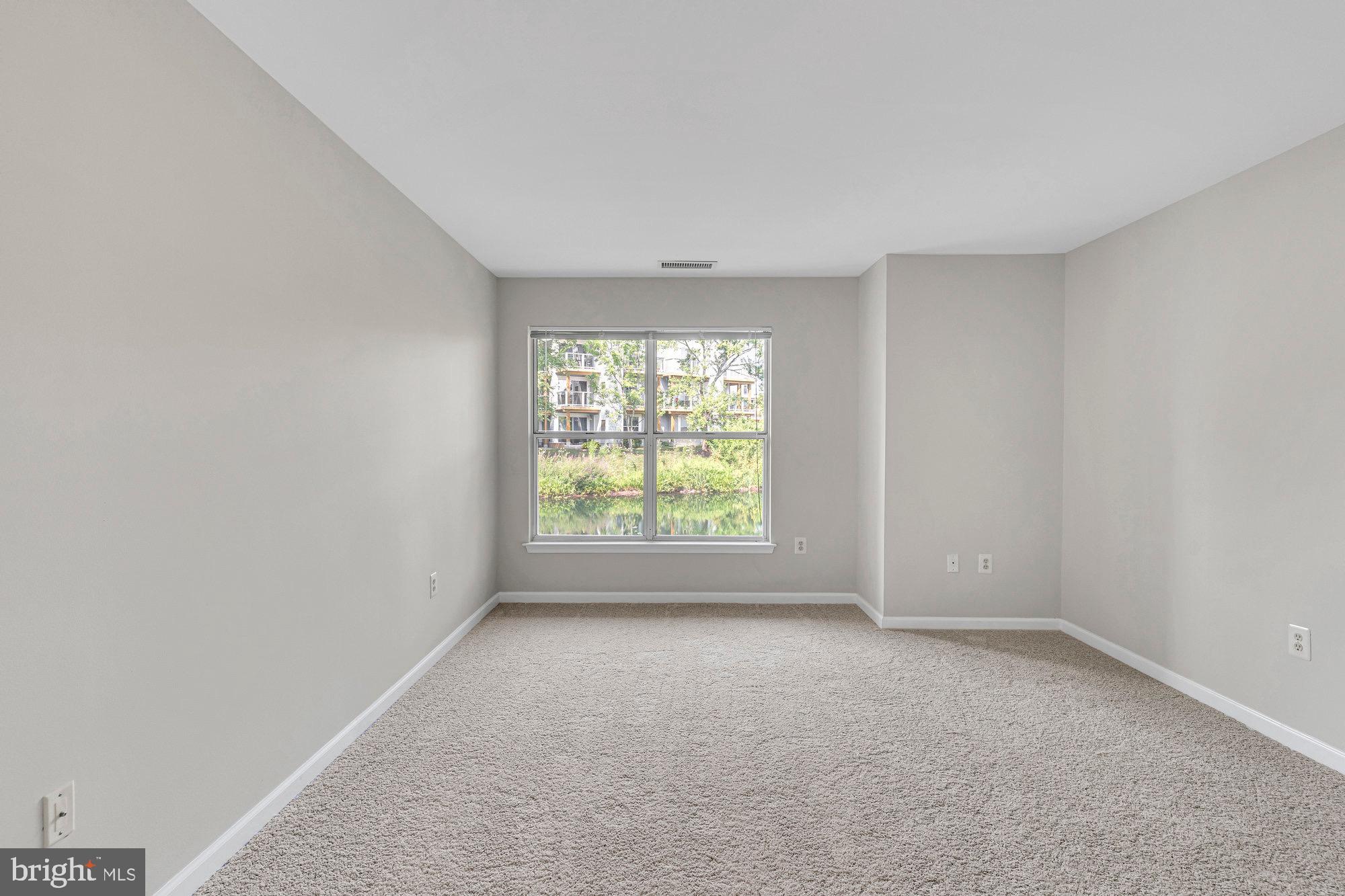 ASHBURN VILLAGE - Residential