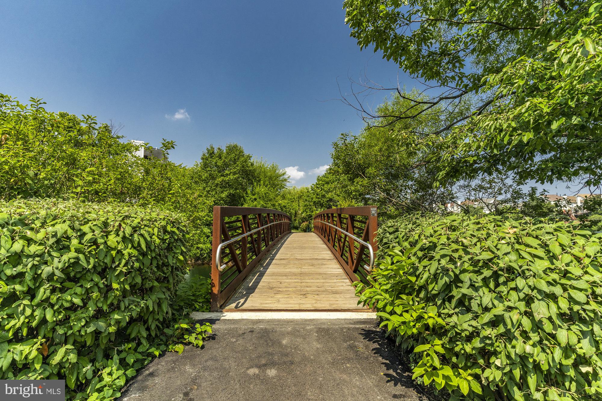 ASHBURN VILLAGE - Residential