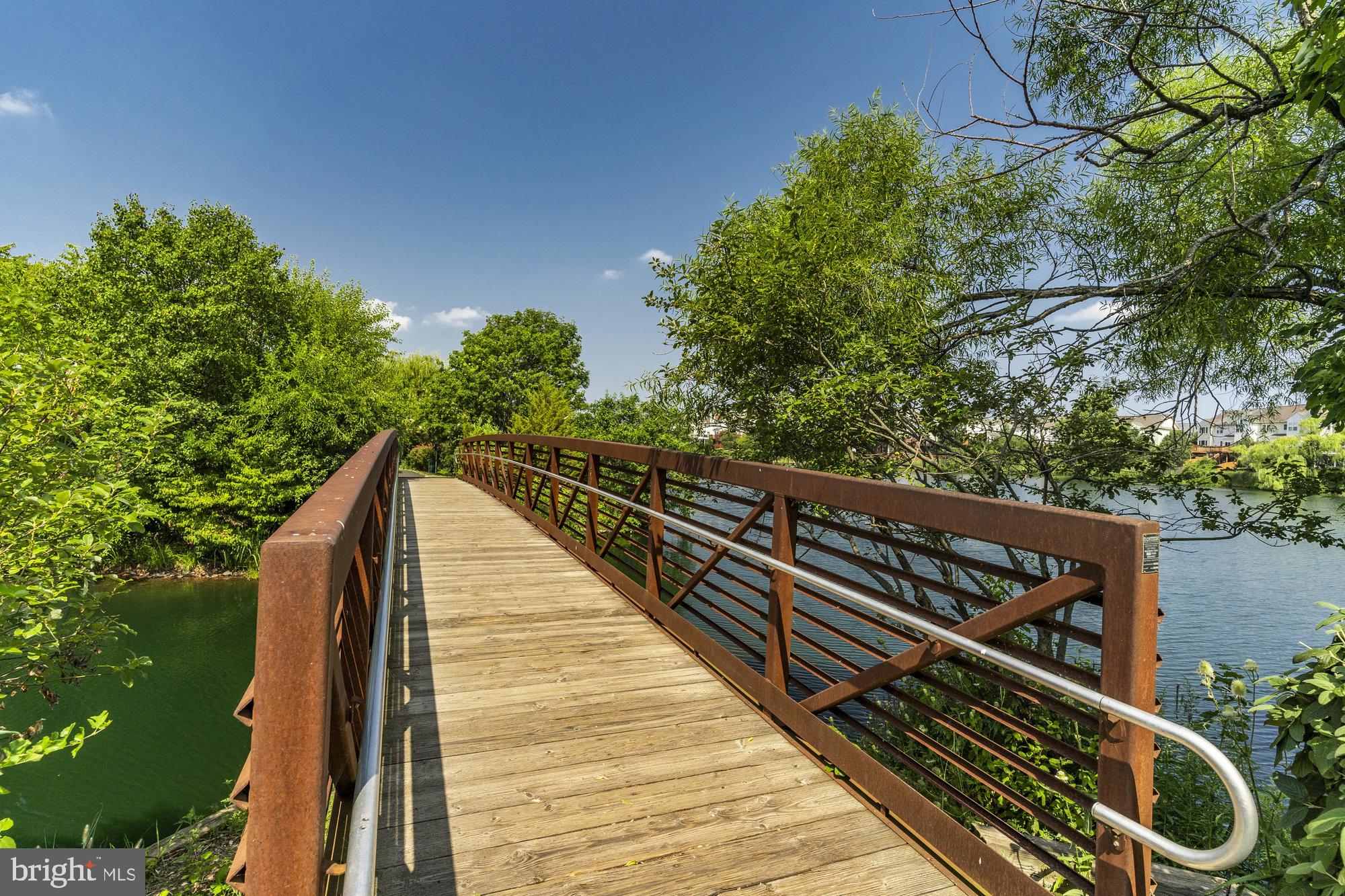 ASHBURN VILLAGE - Residential