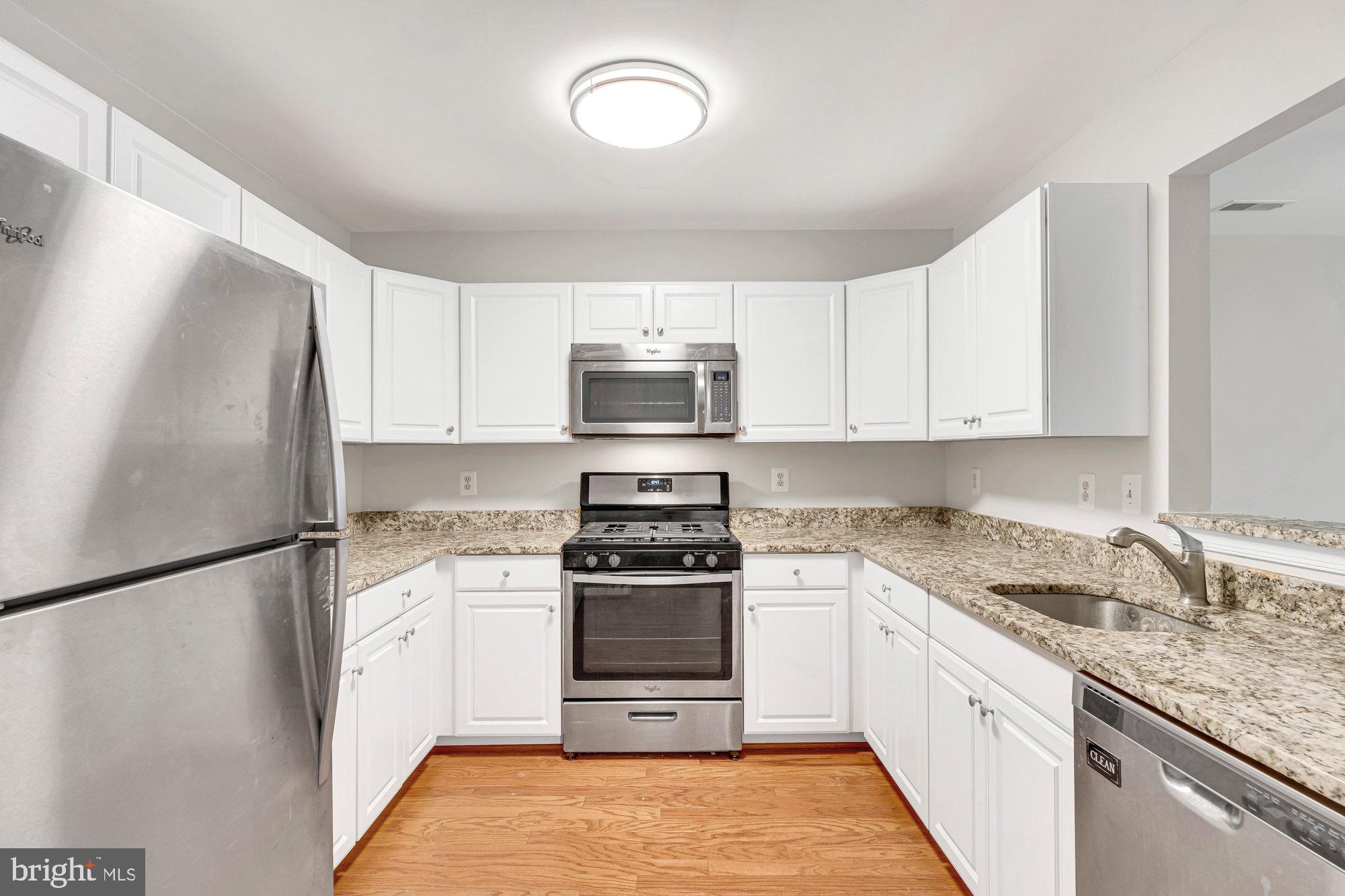 ASHBURN VILLAGE - Residential