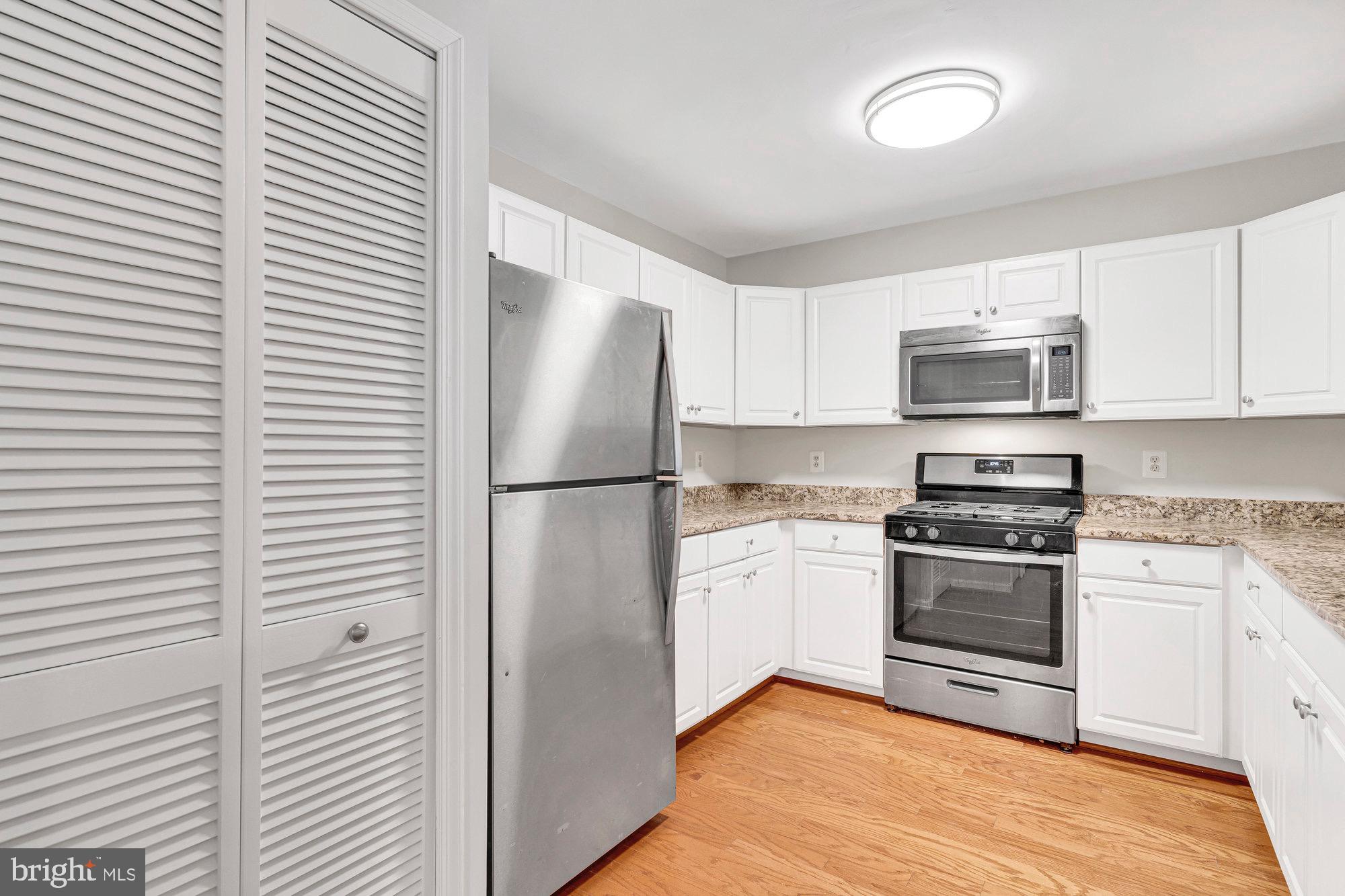 ASHBURN VILLAGE - Residential