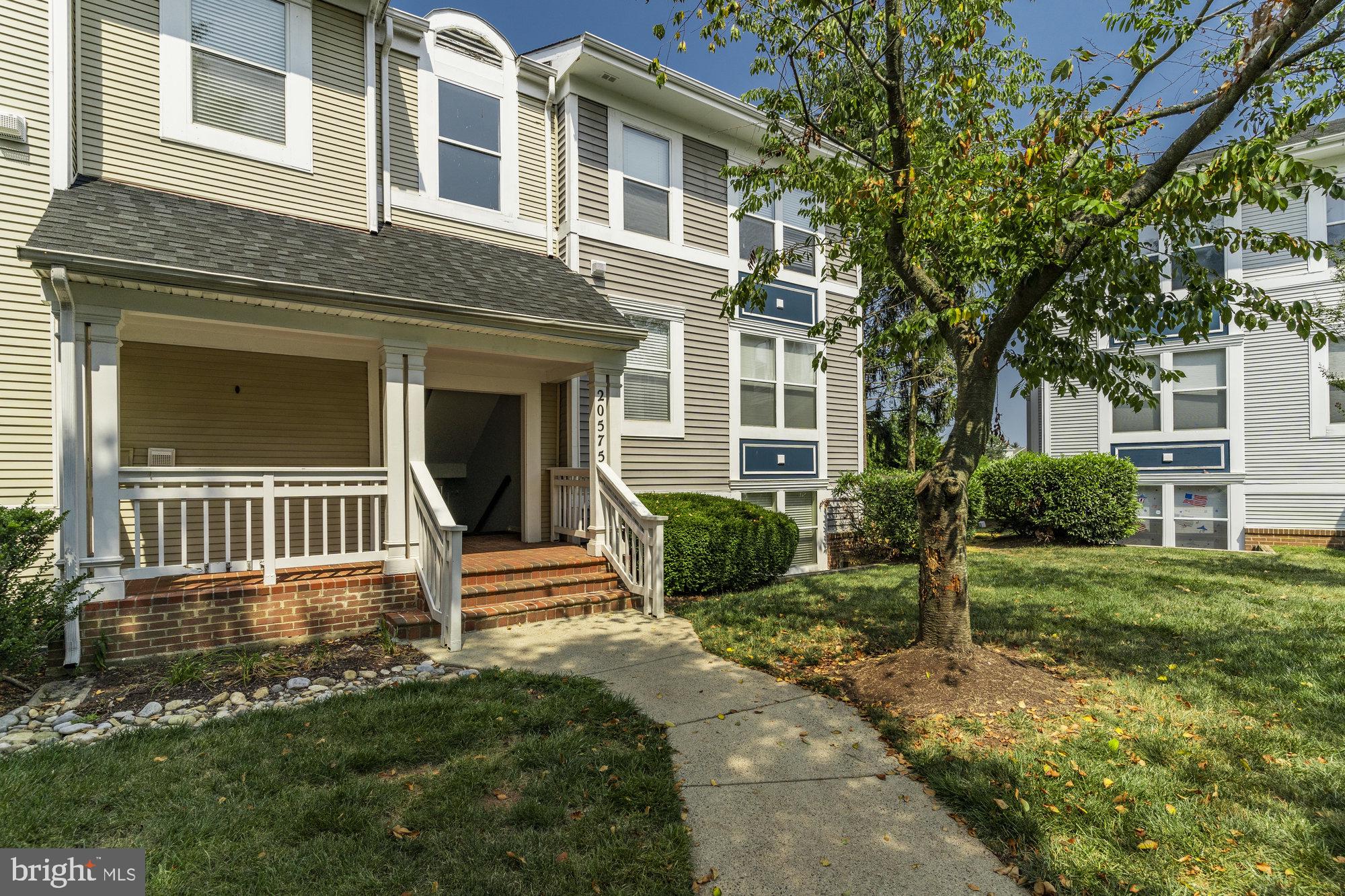 ASHBURN VILLAGE - Residential