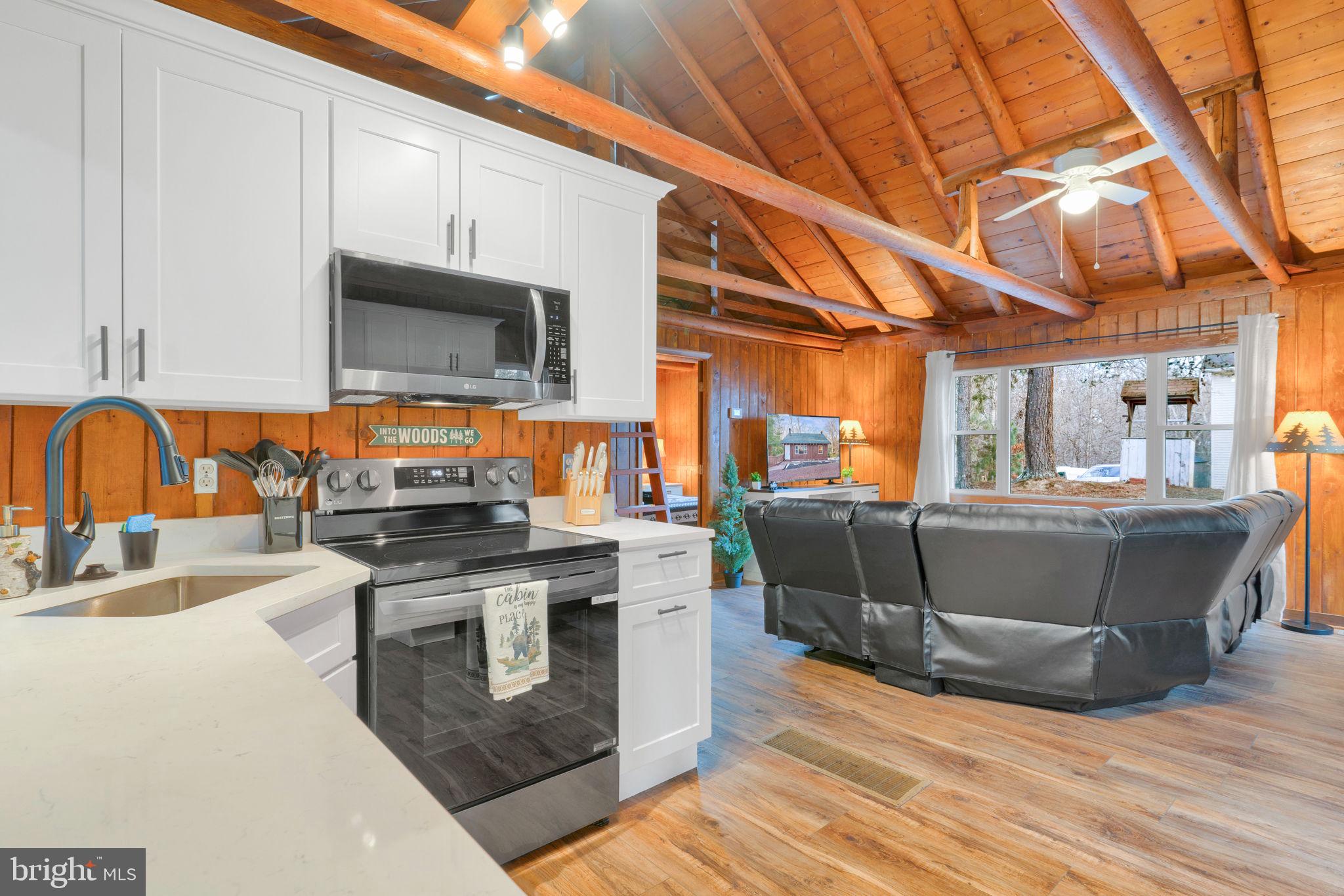 428 COUNCIL BLUFFS COURT