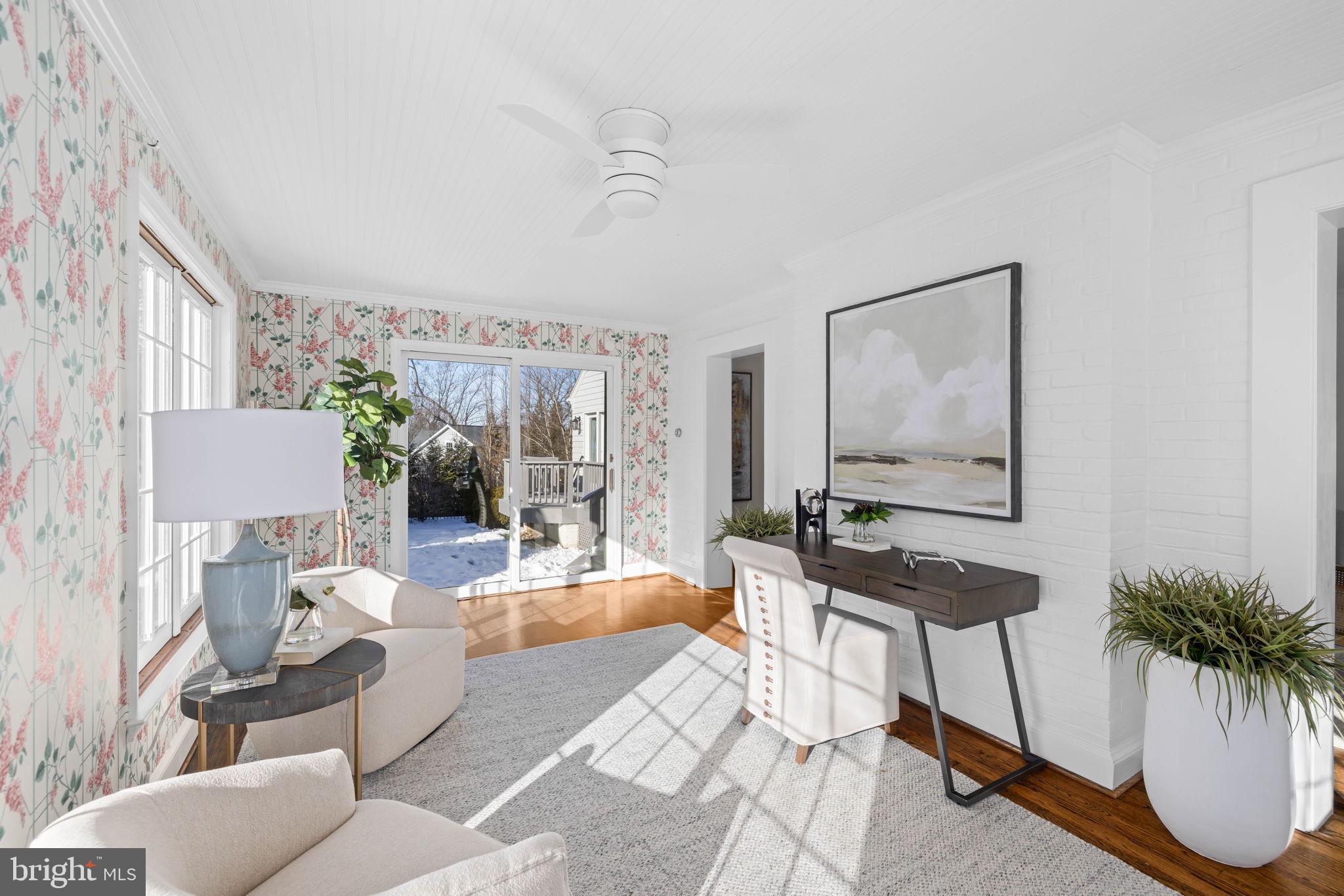 COUNTRY CLUB HILLS - Residential