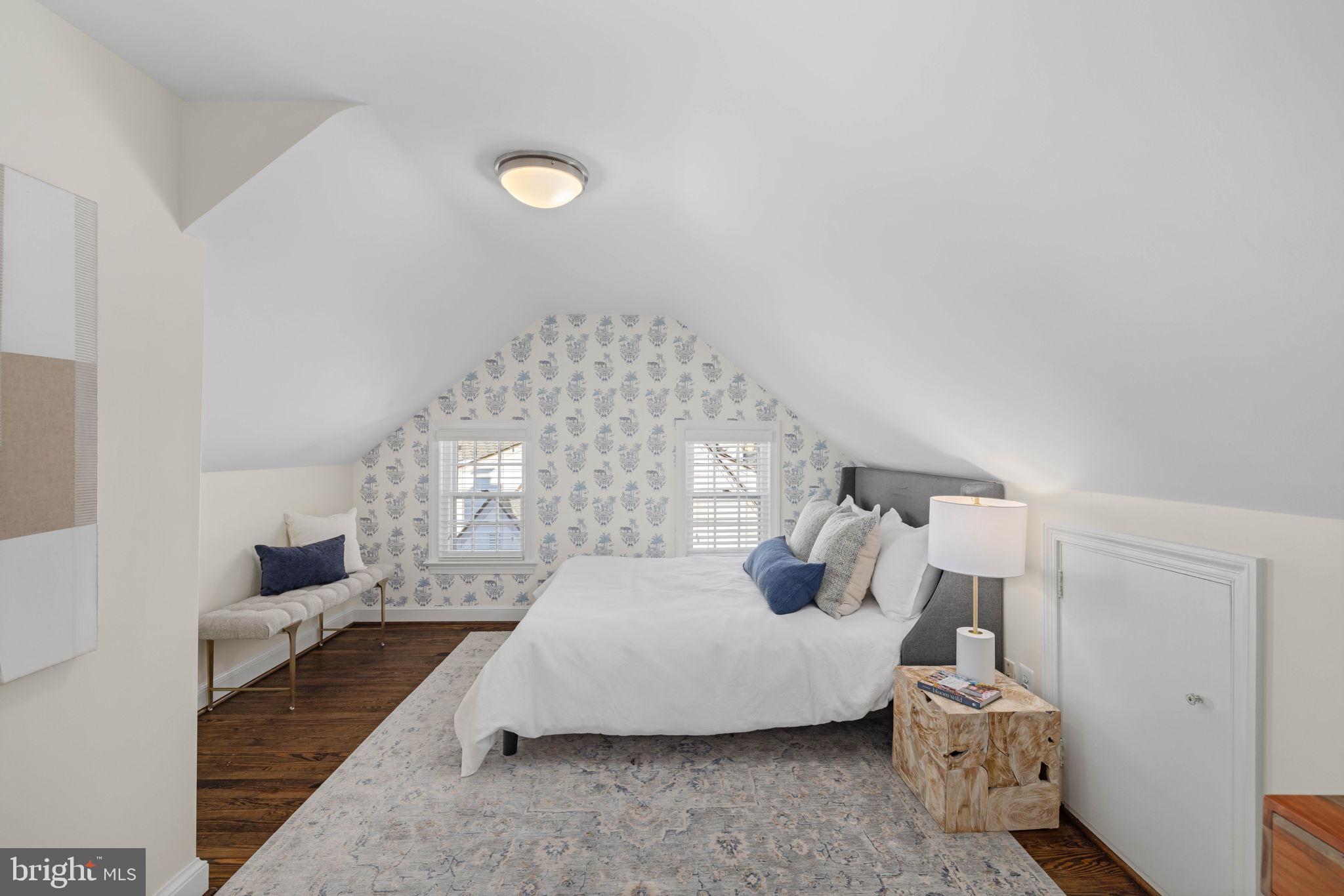 COUNTRY CLUB HILLS - Residential