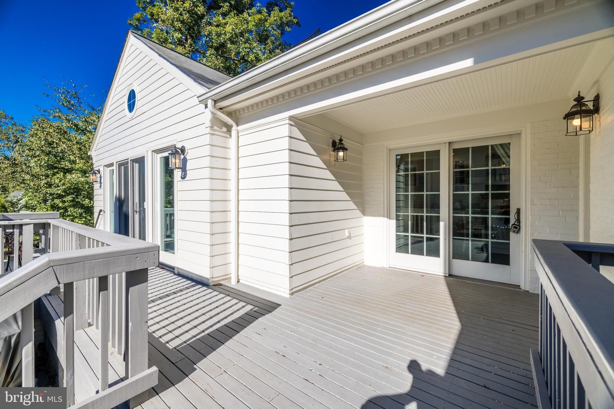 COUNTRY CLUB HILLS - Residential