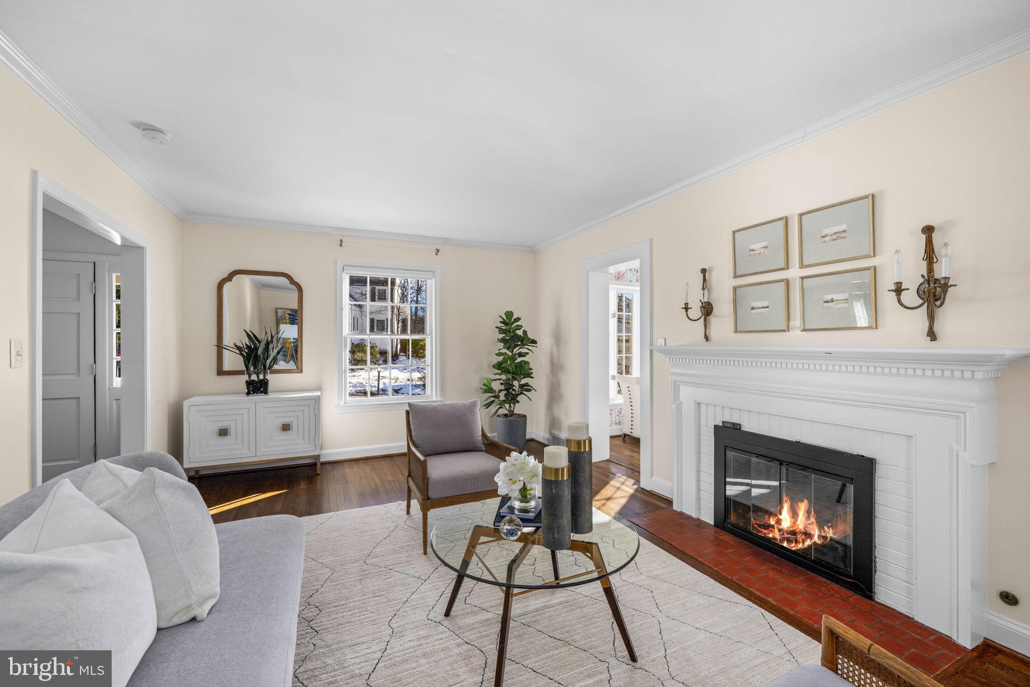 COUNTRY CLUB HILLS - Residential