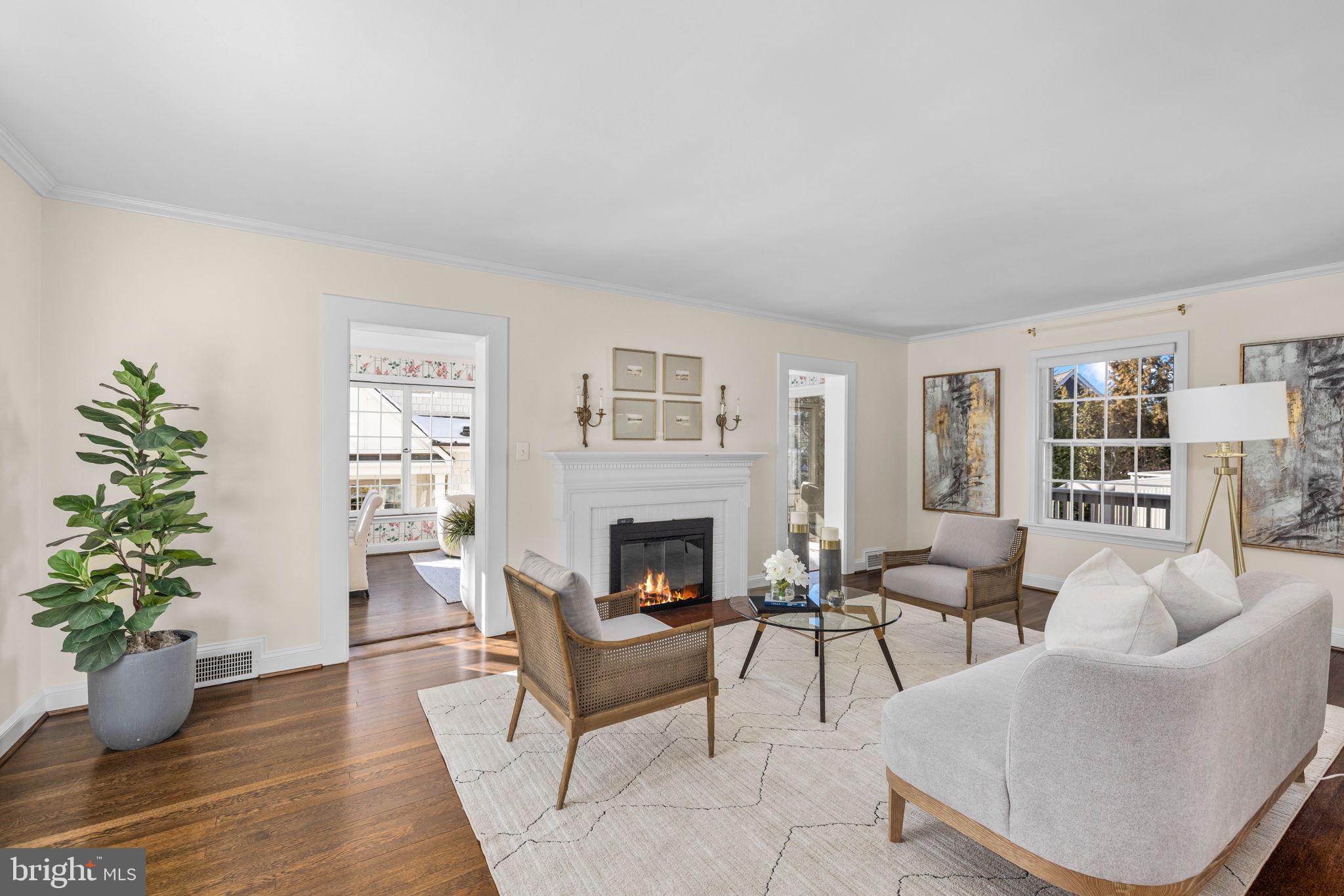 COUNTRY CLUB HILLS - Residential