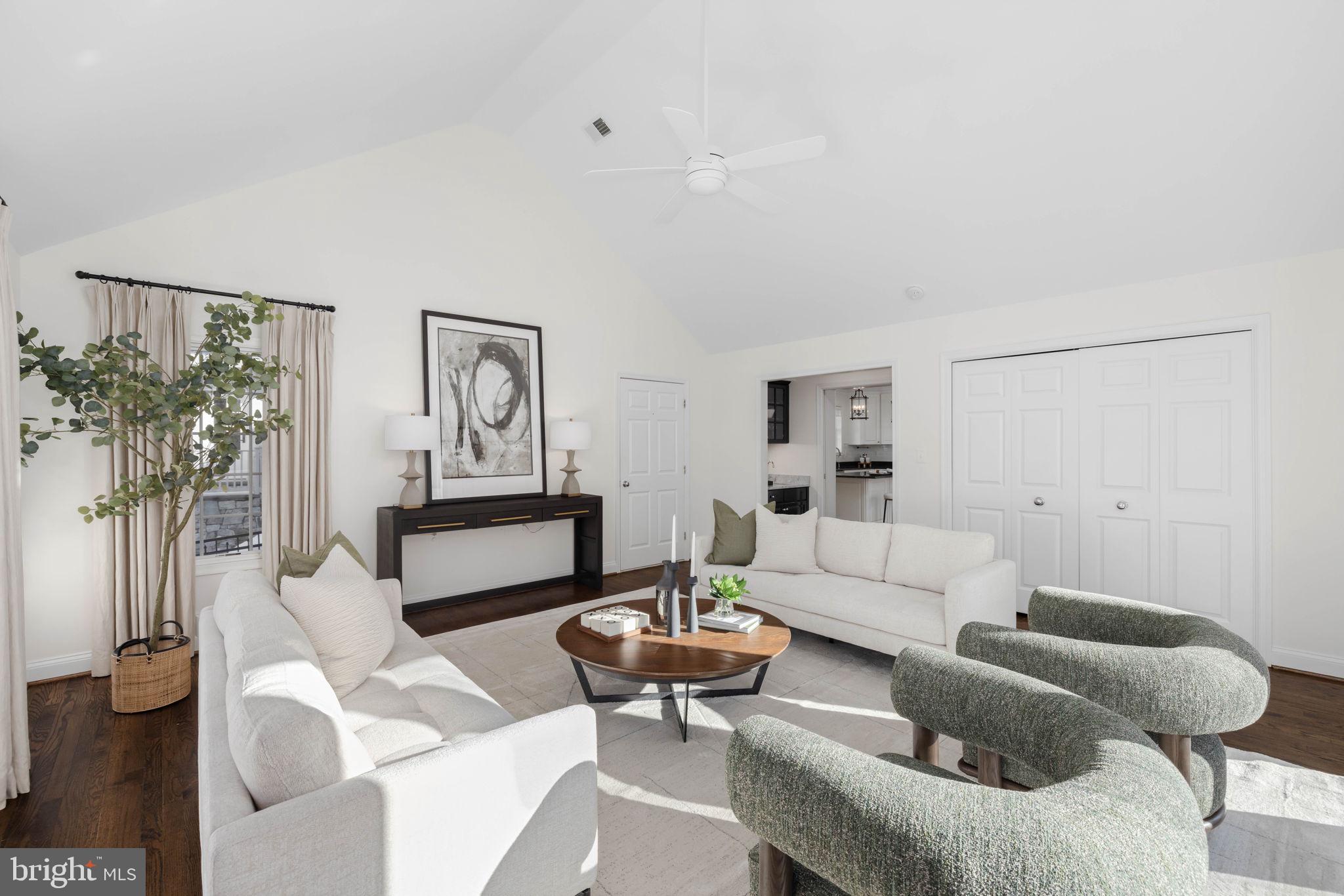 COUNTRY CLUB HILLS - Residential