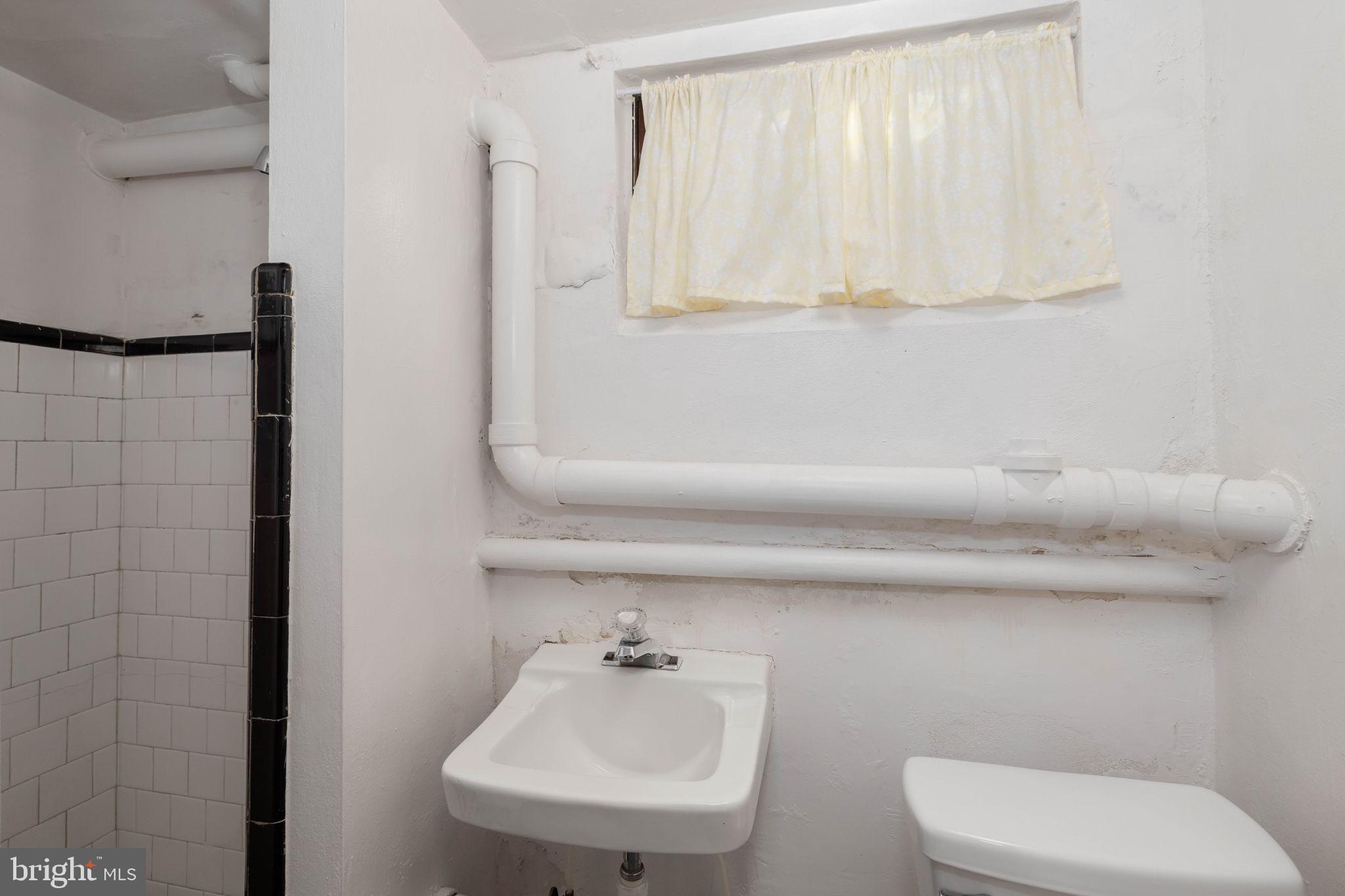 COUNTRY CLUB HILLS - Residential