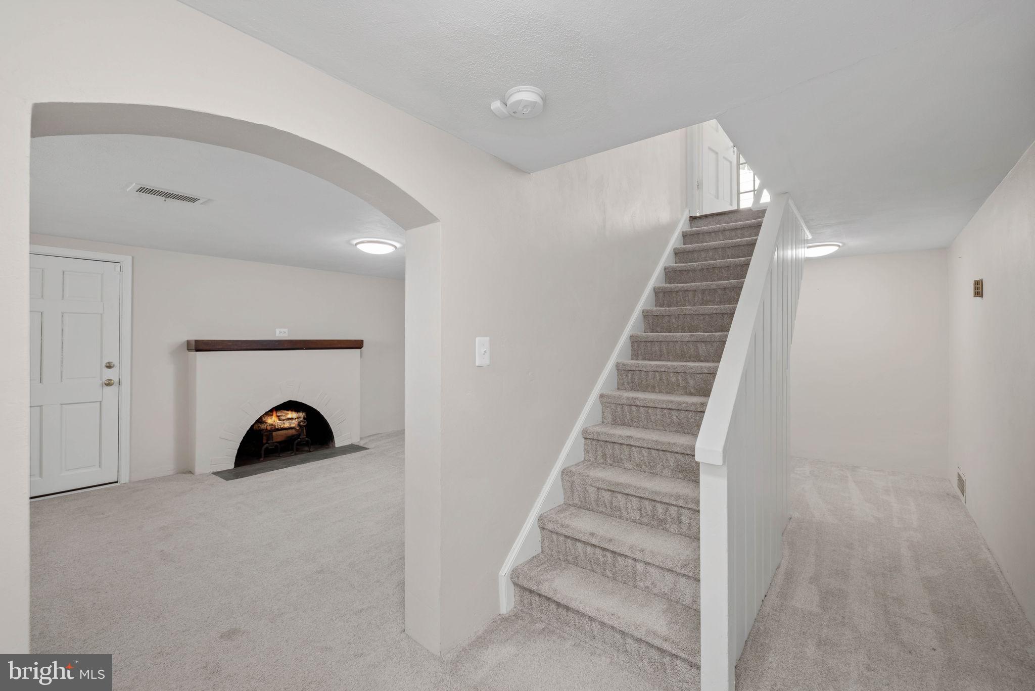 COUNTRY CLUB HILLS - Residential