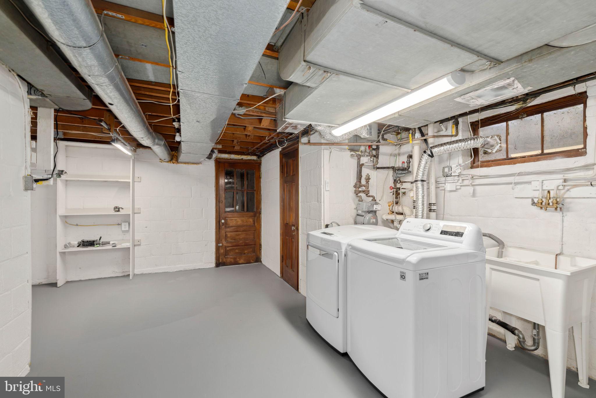 COUNTRY CLUB HILLS - Residential