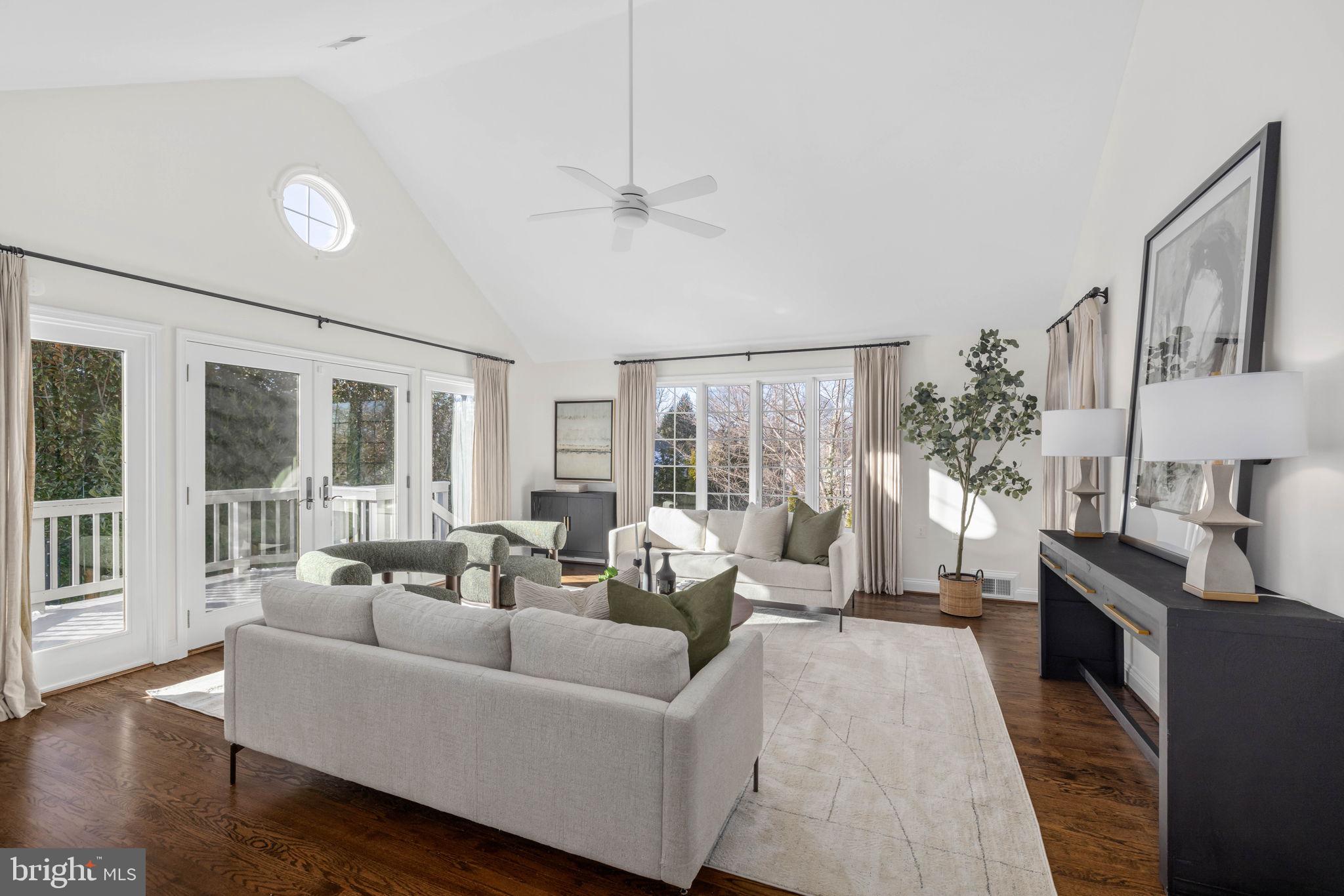 COUNTRY CLUB HILLS - Residential