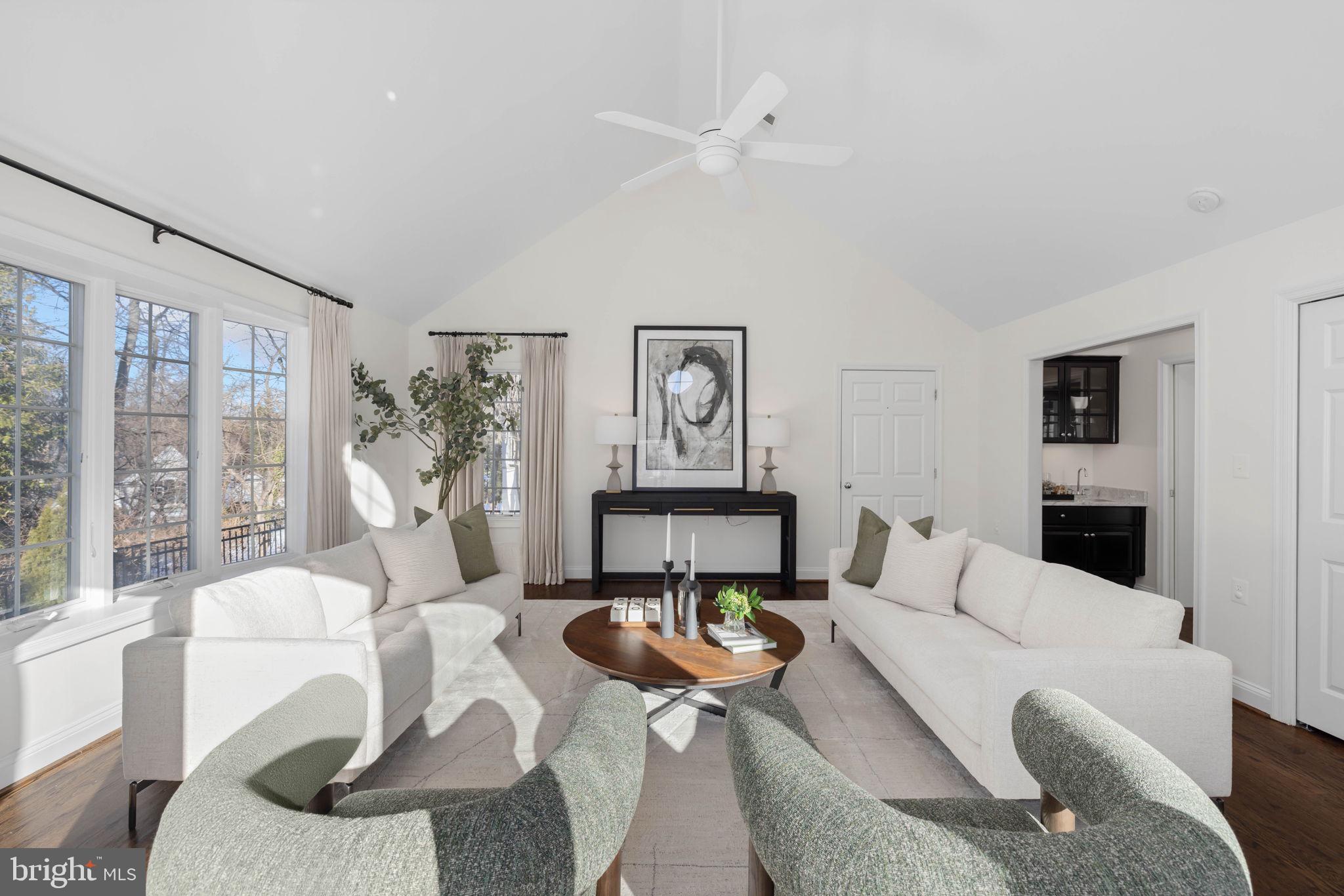 COUNTRY CLUB HILLS - Residential