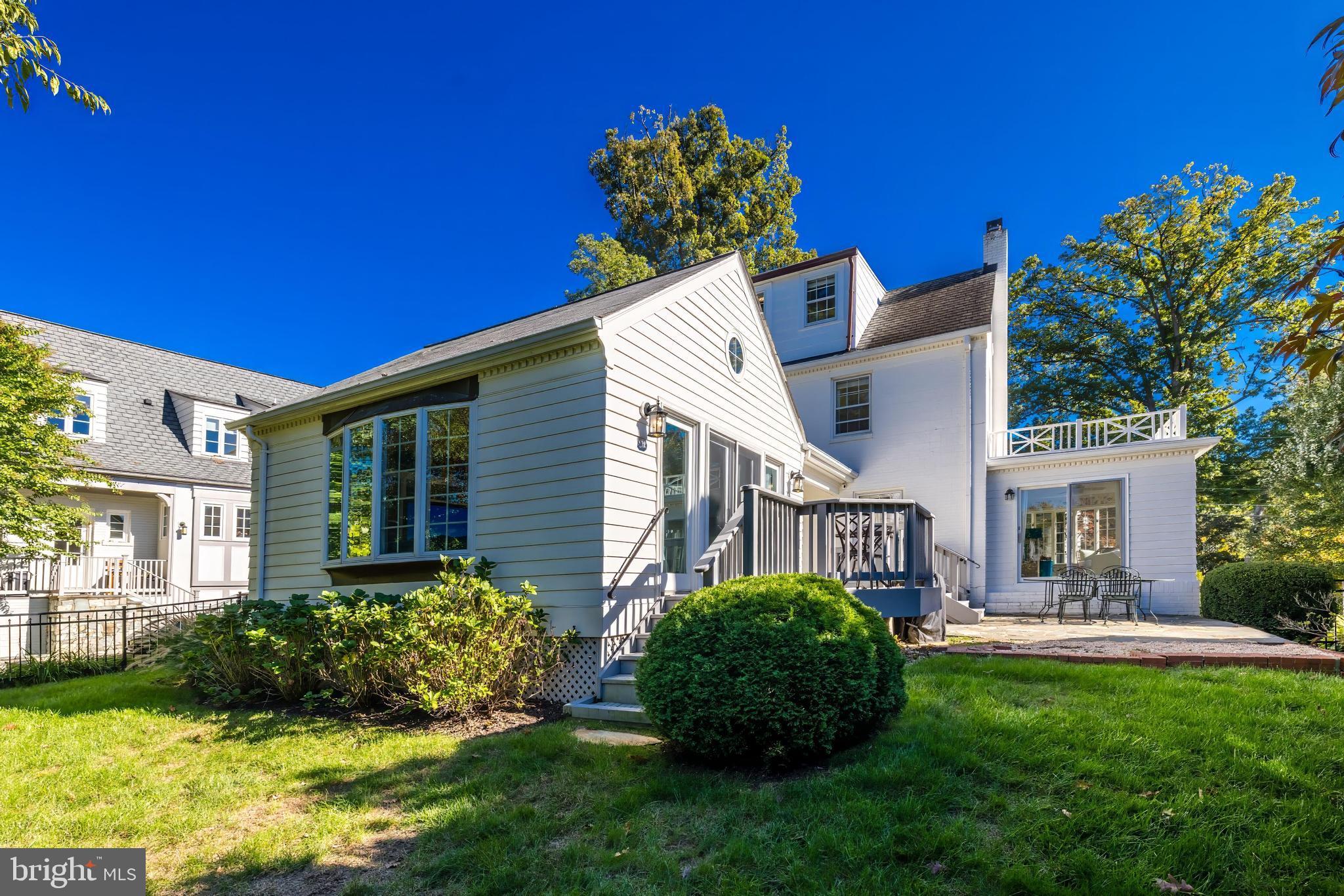 COUNTRY CLUB HILLS - Residential