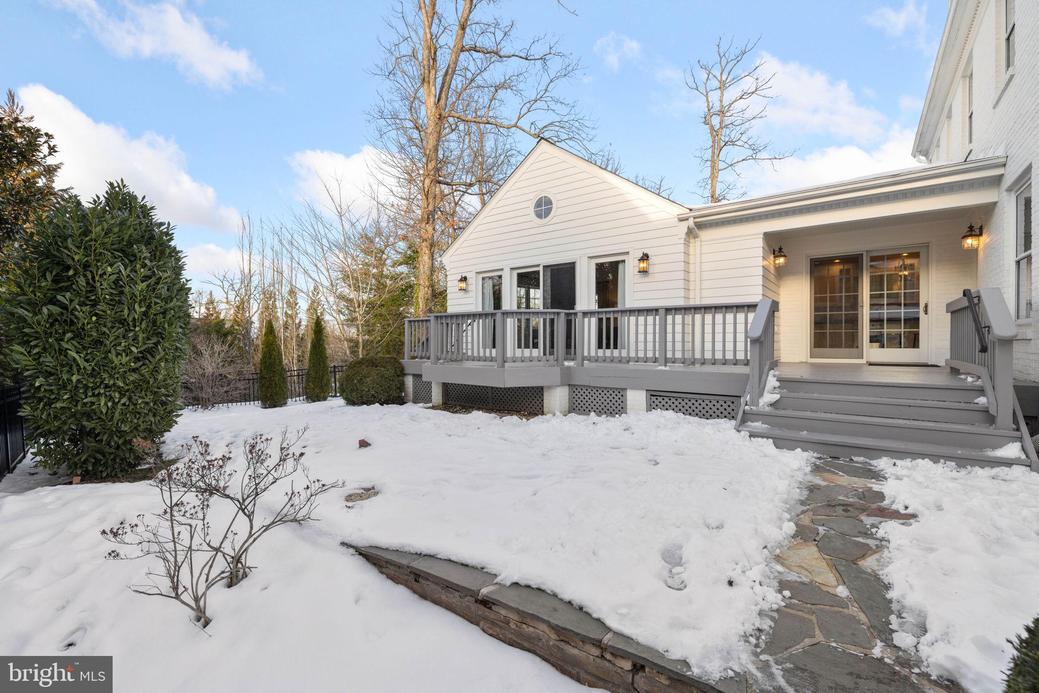 COUNTRY CLUB HILLS - Residential