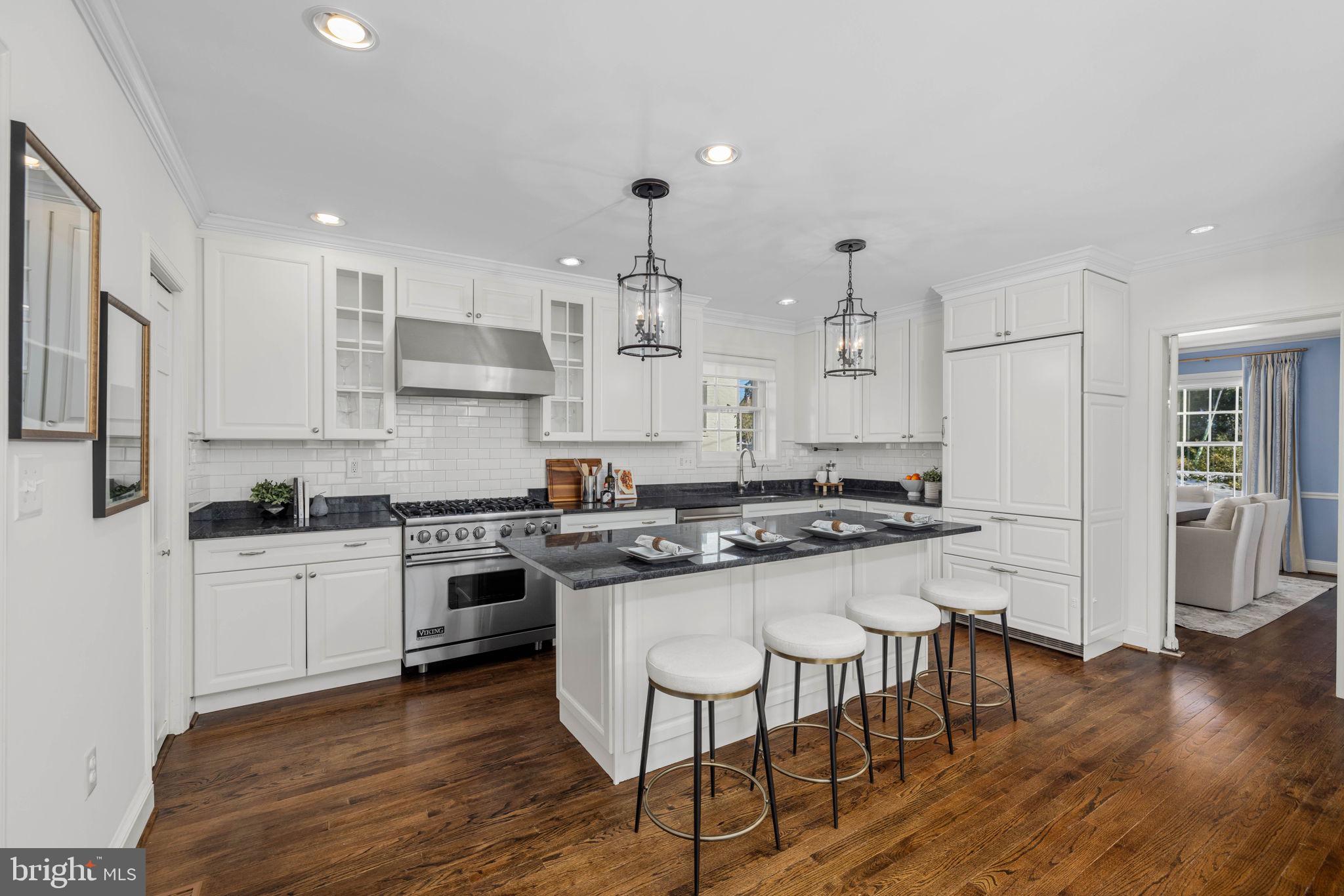 COUNTRY CLUB HILLS - Residential