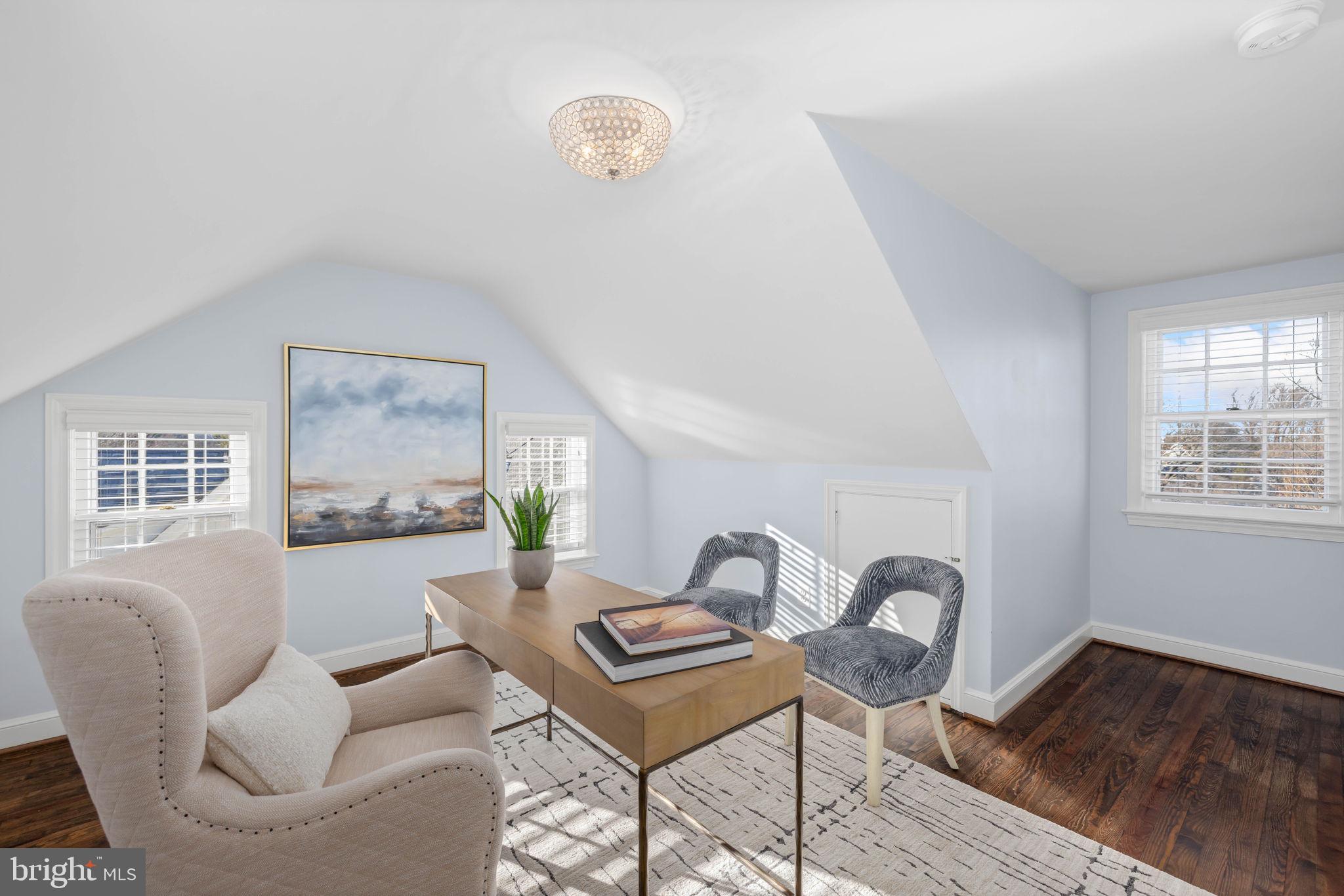 COUNTRY CLUB HILLS - Residential