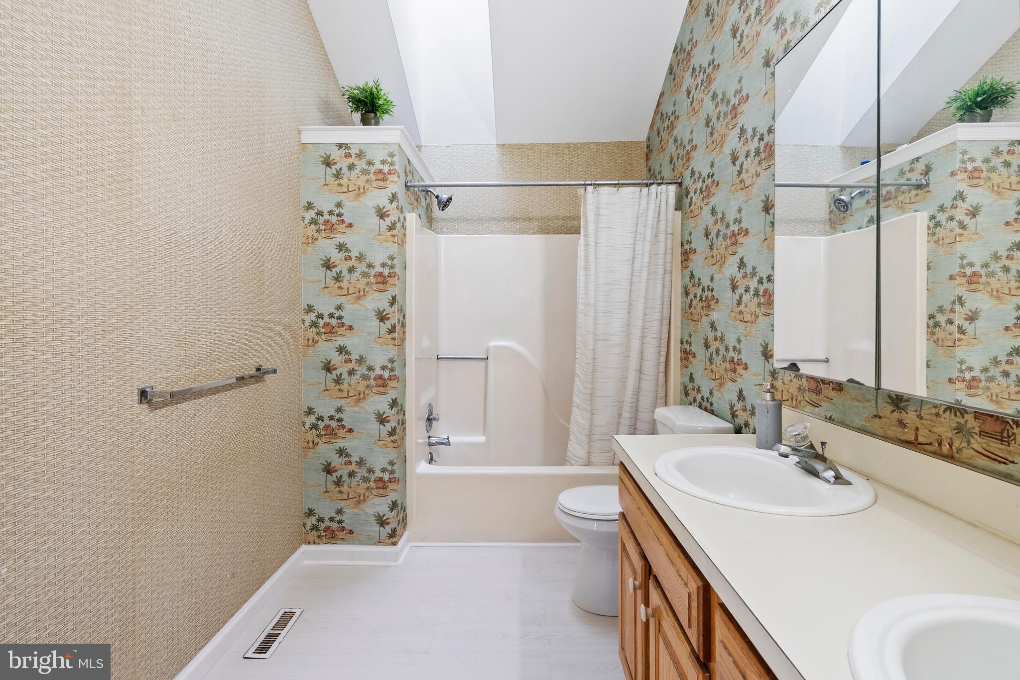 NORRISTOWN - Residential