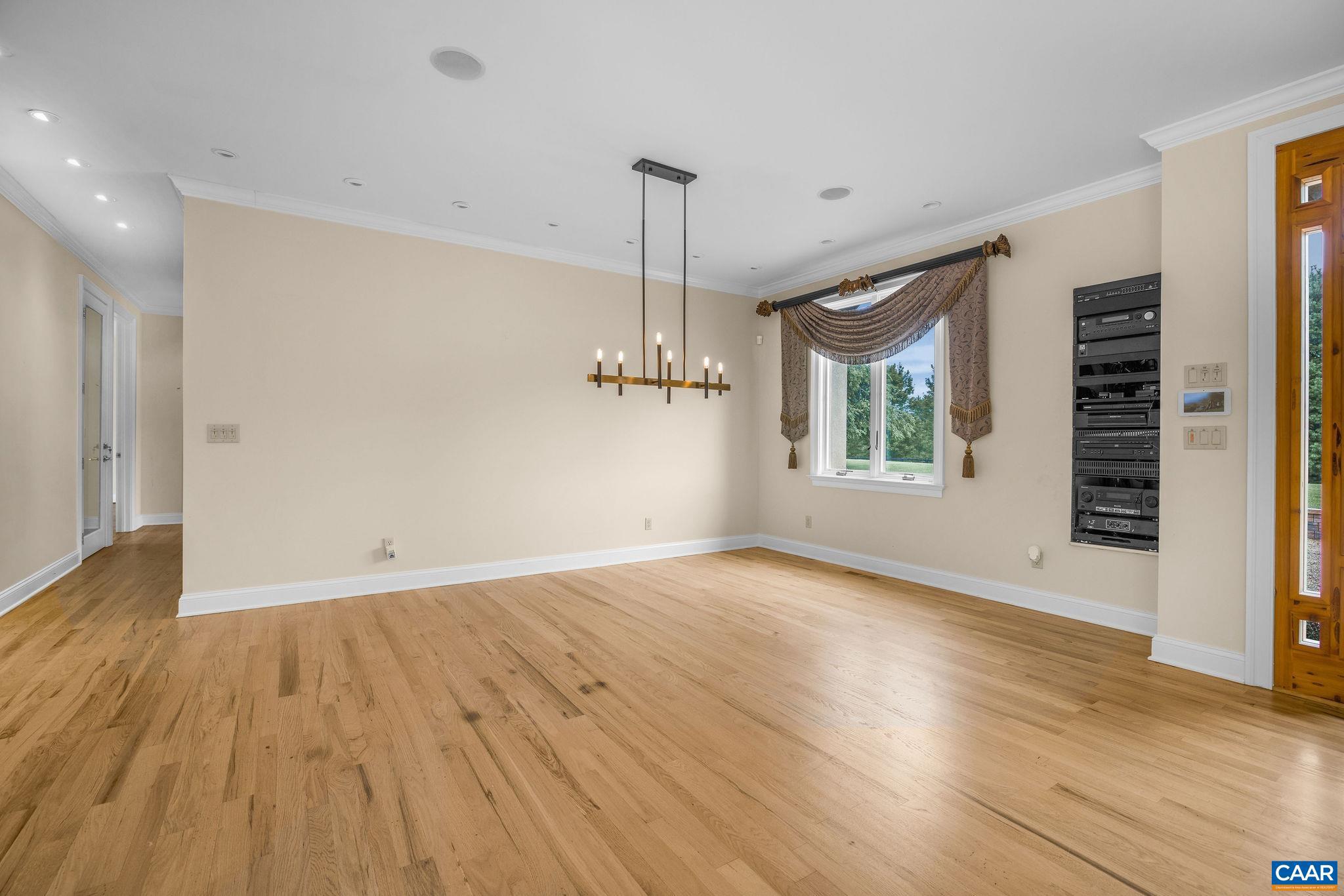 MILTON VILLAGE - Residential