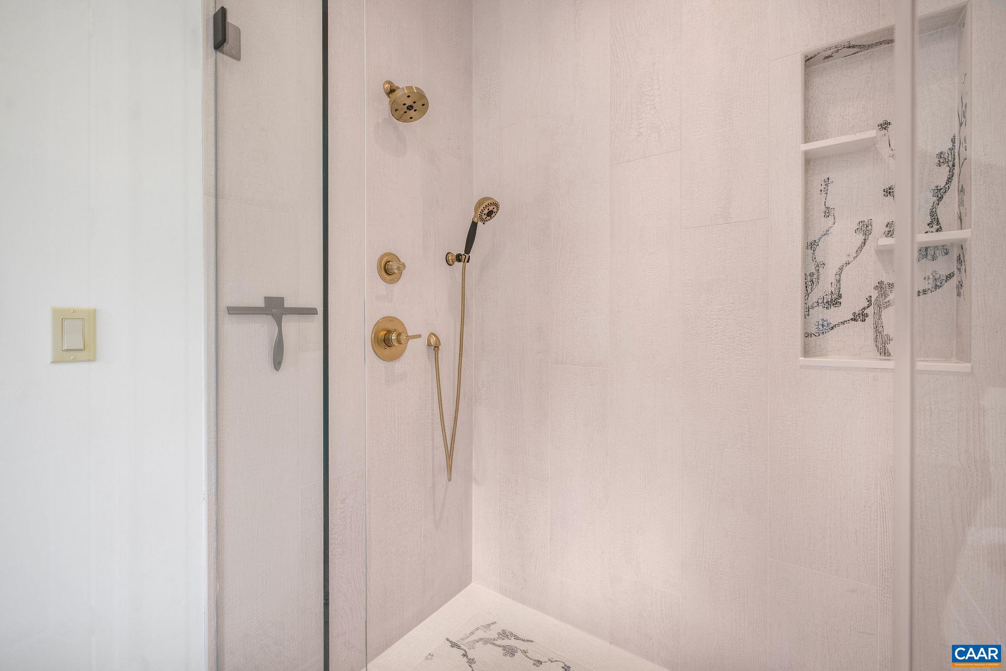 MILTON VILLAGE - Residential