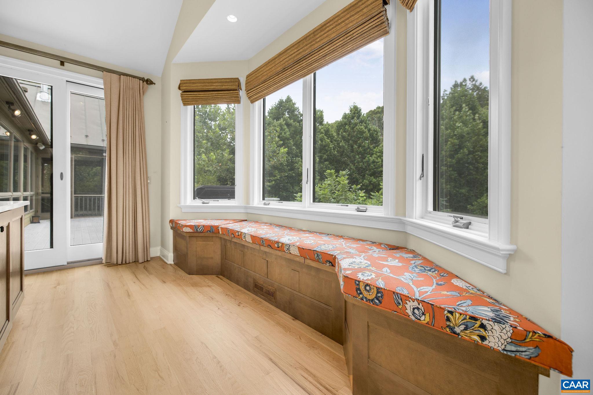 MILTON VILLAGE - Residential