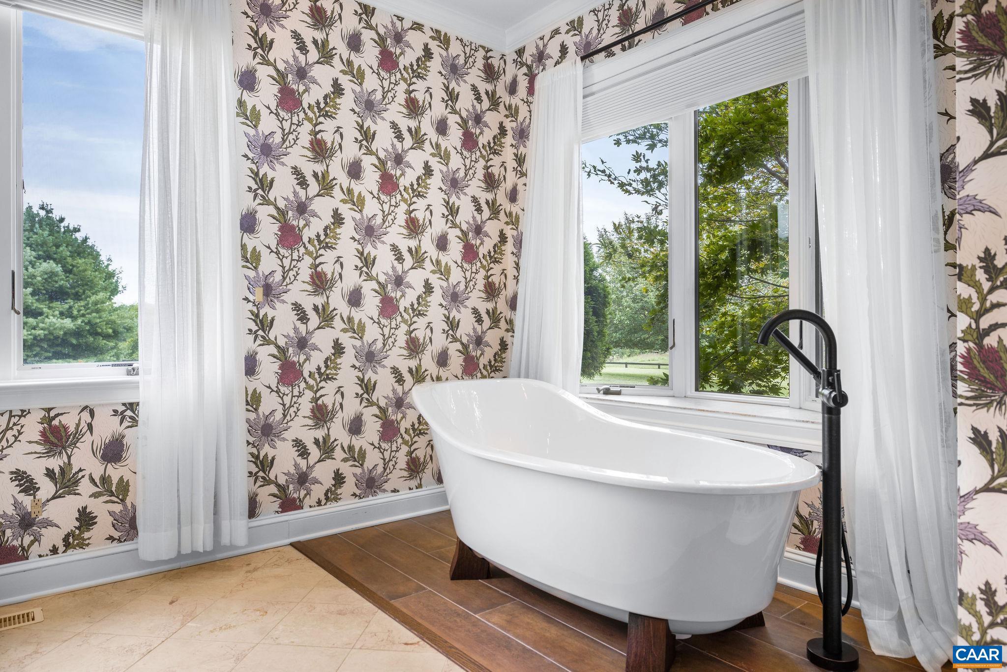 MILTON VILLAGE - Residential