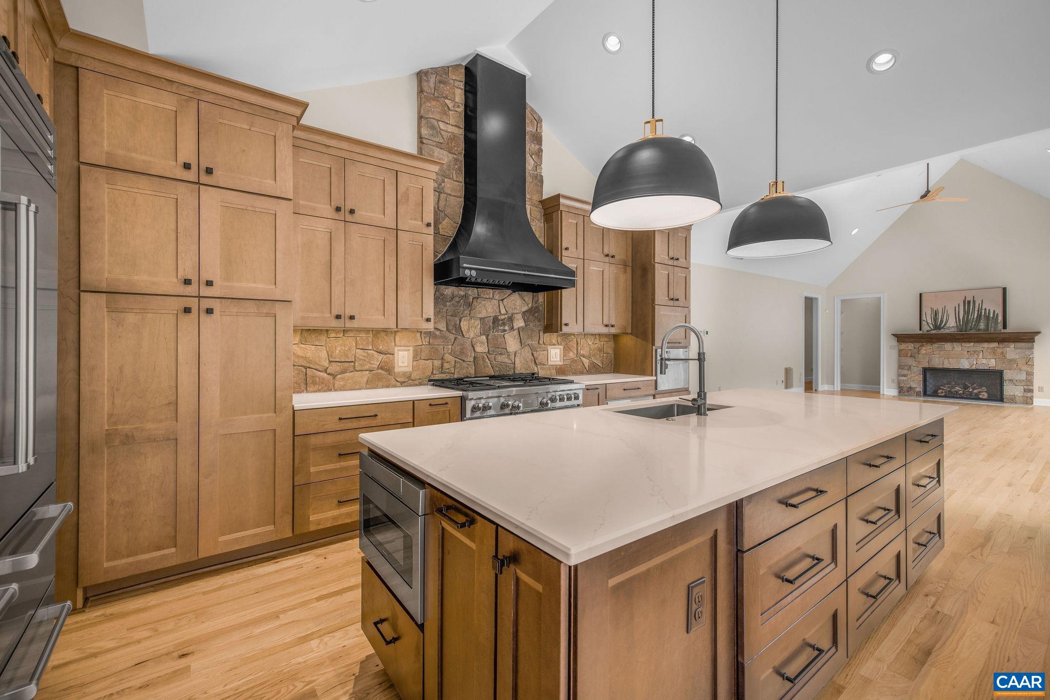 MILTON VILLAGE - Residential