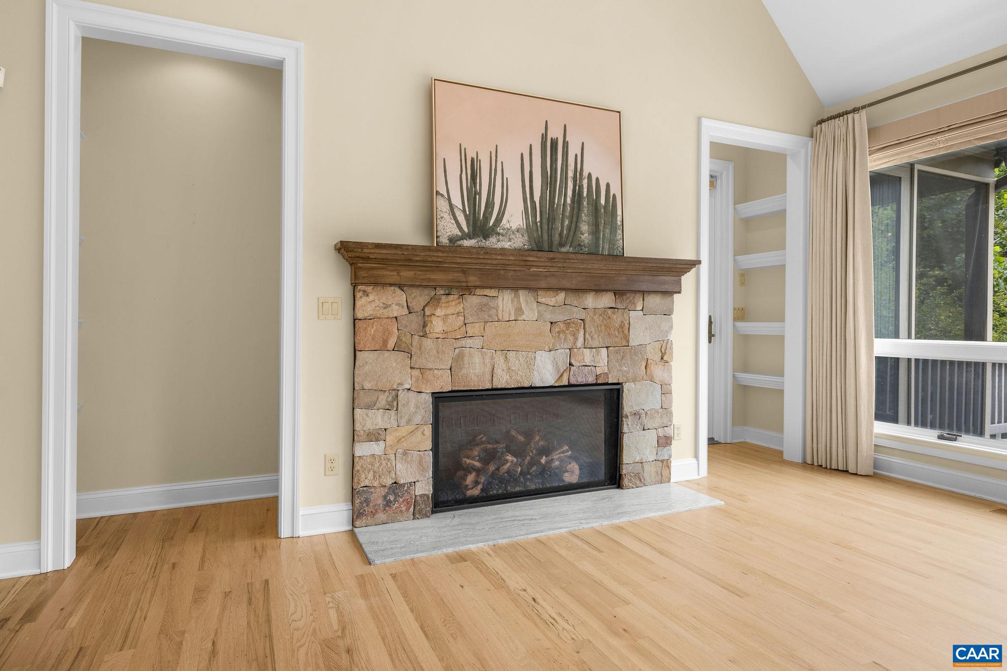 MILTON VILLAGE - Residential