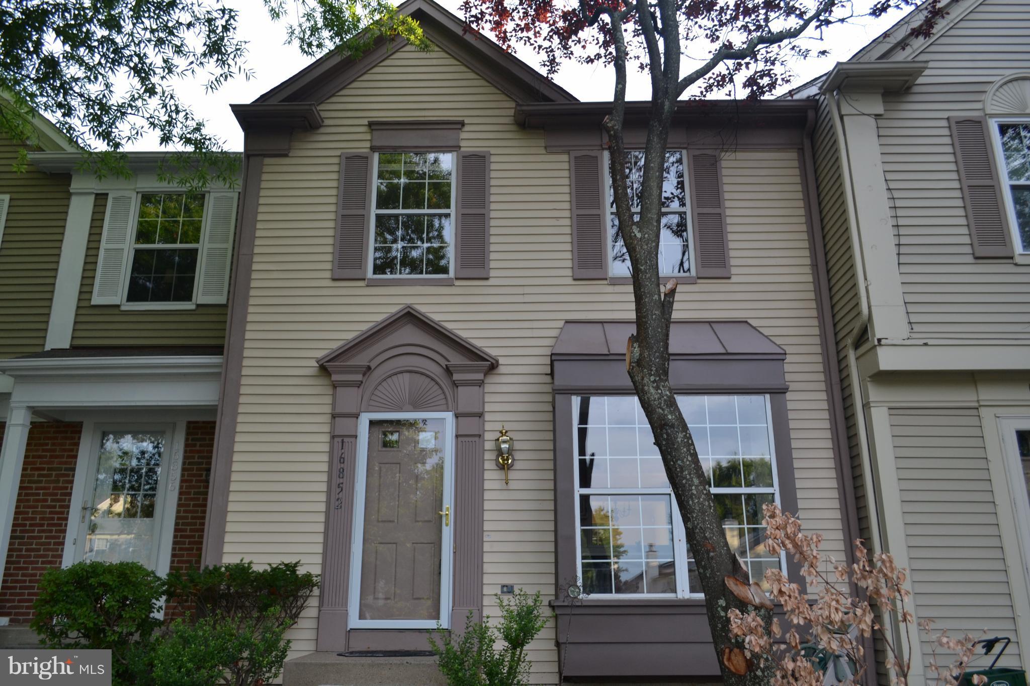 RIVER OAKS - Residential Lease