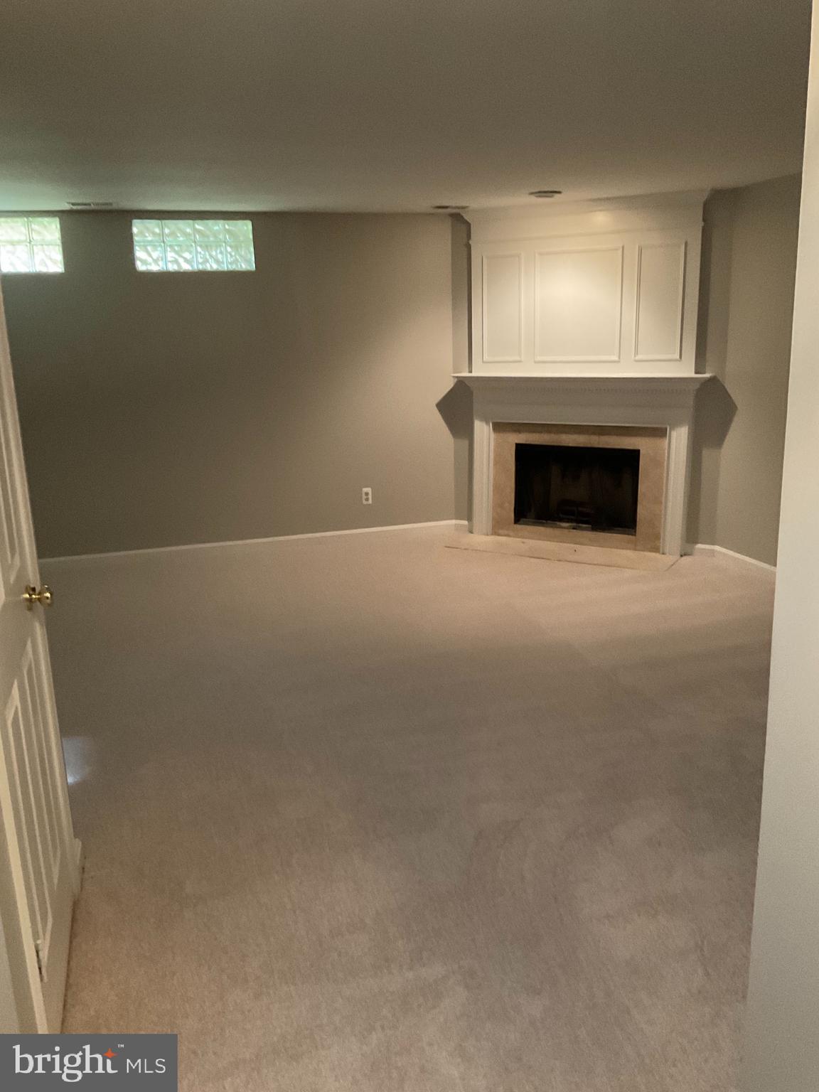 RIVER OAKS - Residential Lease