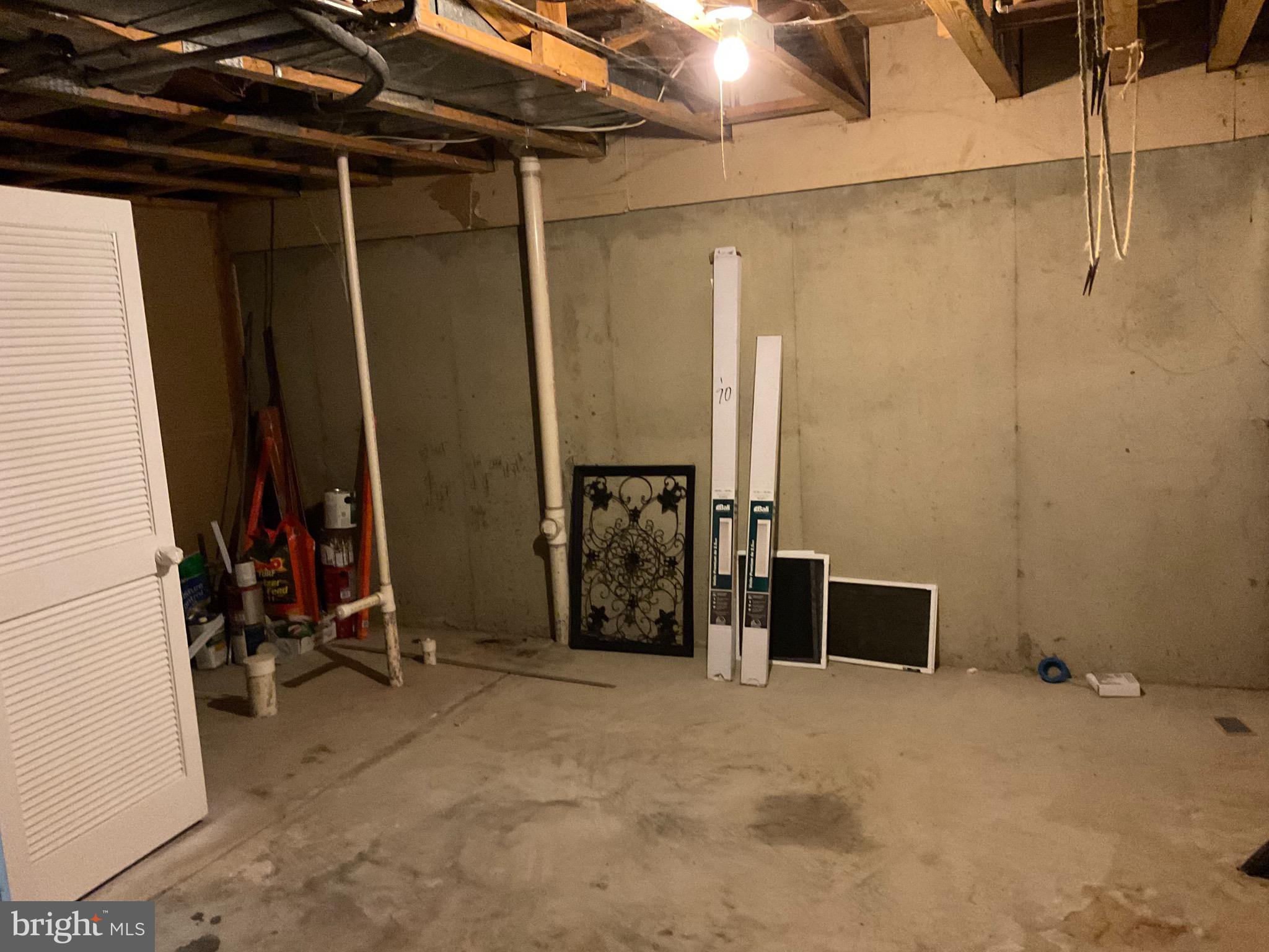 RIVER OAKS - Residential Lease