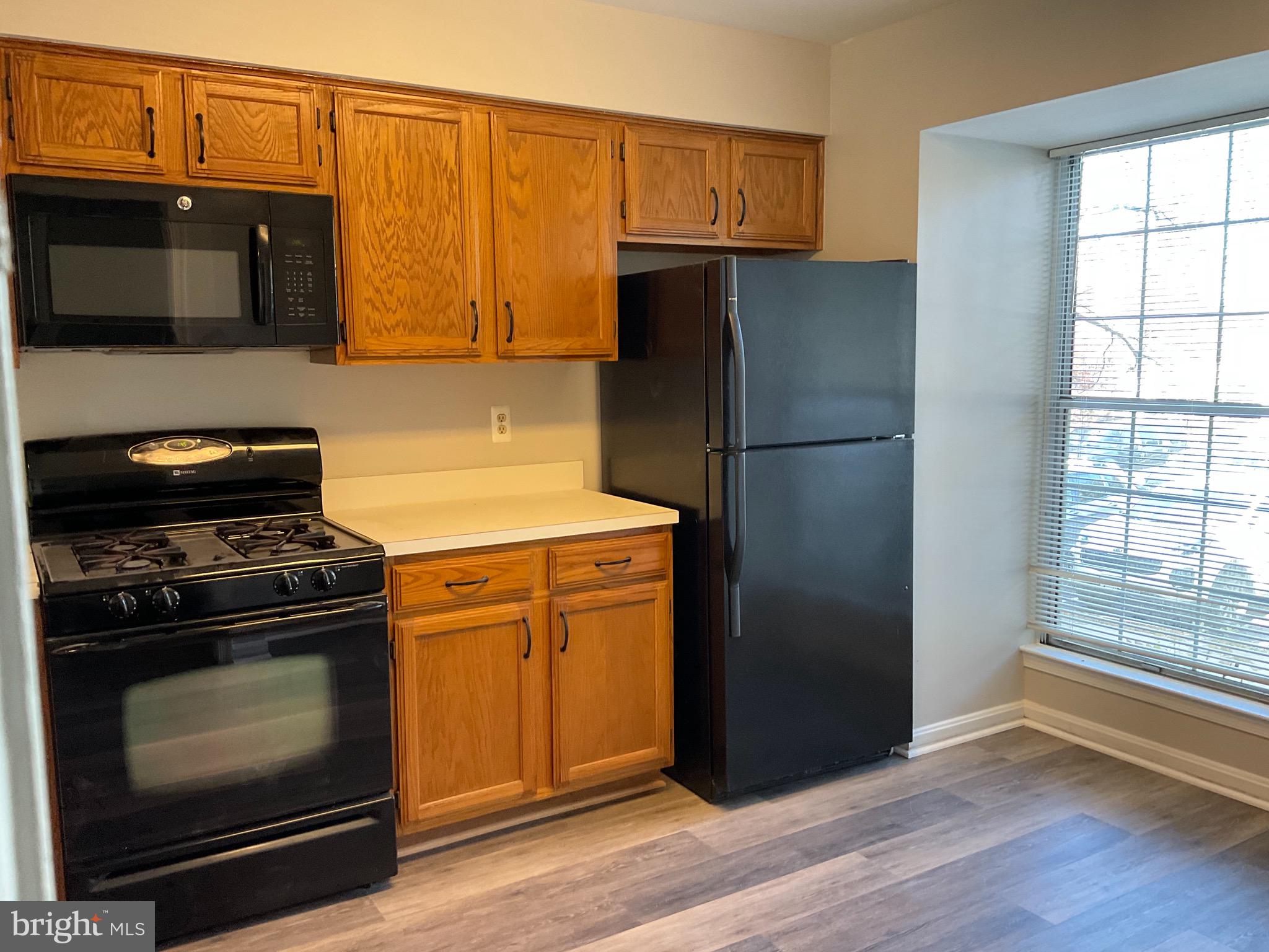 RIVER OAKS - Residential Lease