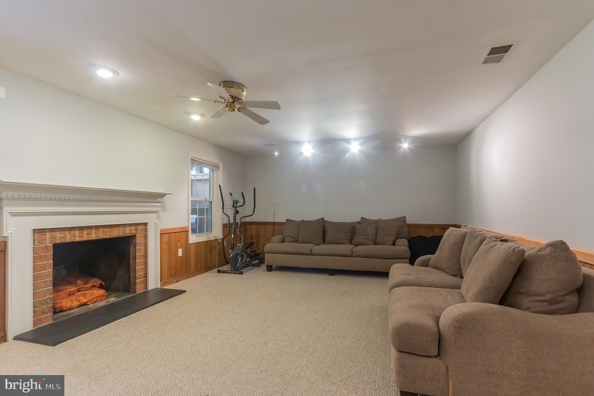 WILLOW CREEK - Residential