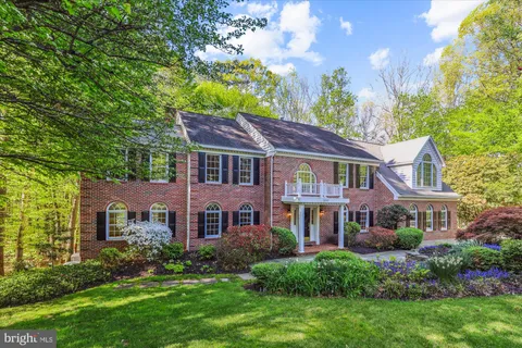 5937 Fairview Woods Drive, Fairfax Station, VA MLS: VAFX2232964