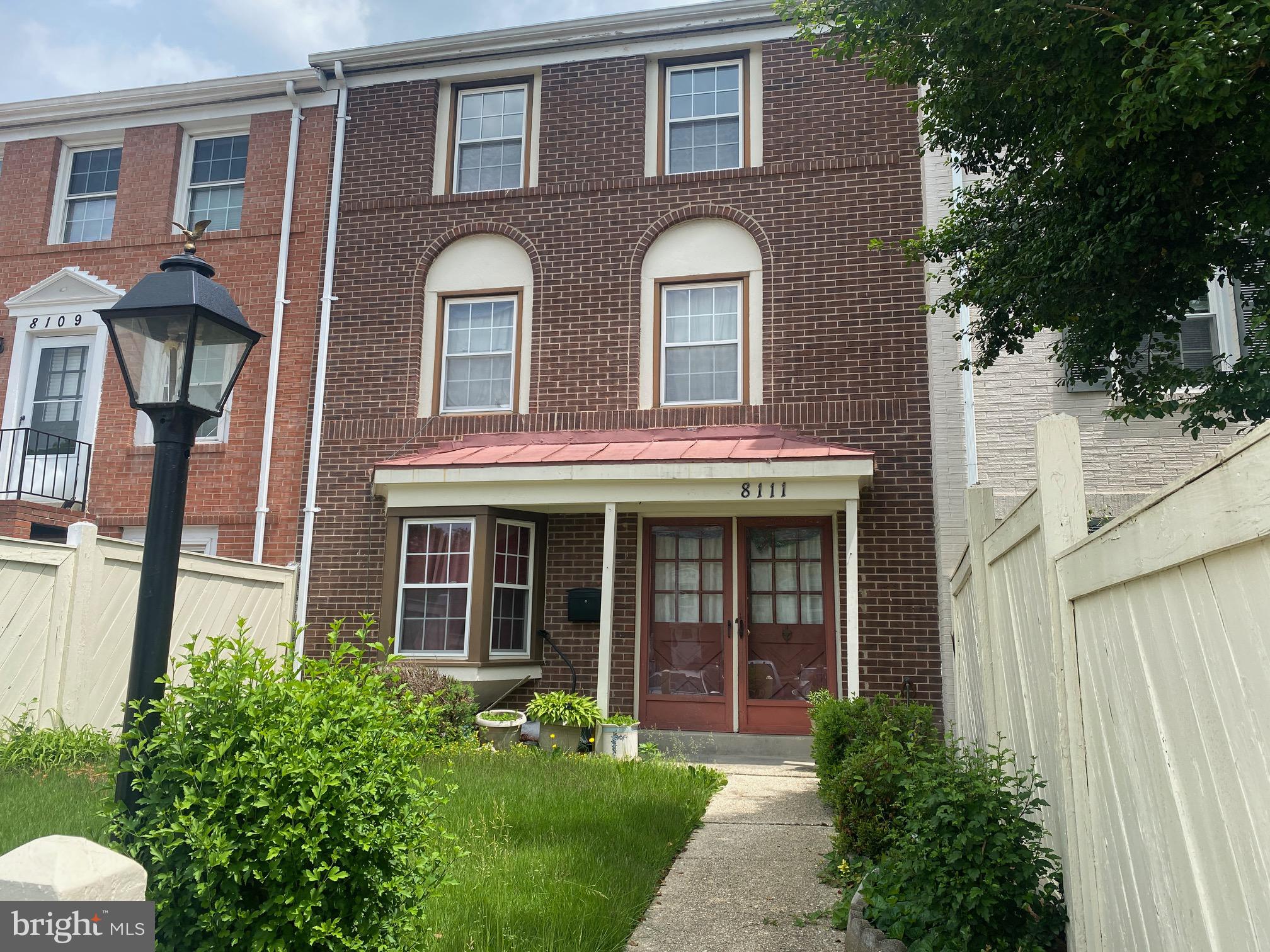 8111 OAKLAKE COURT